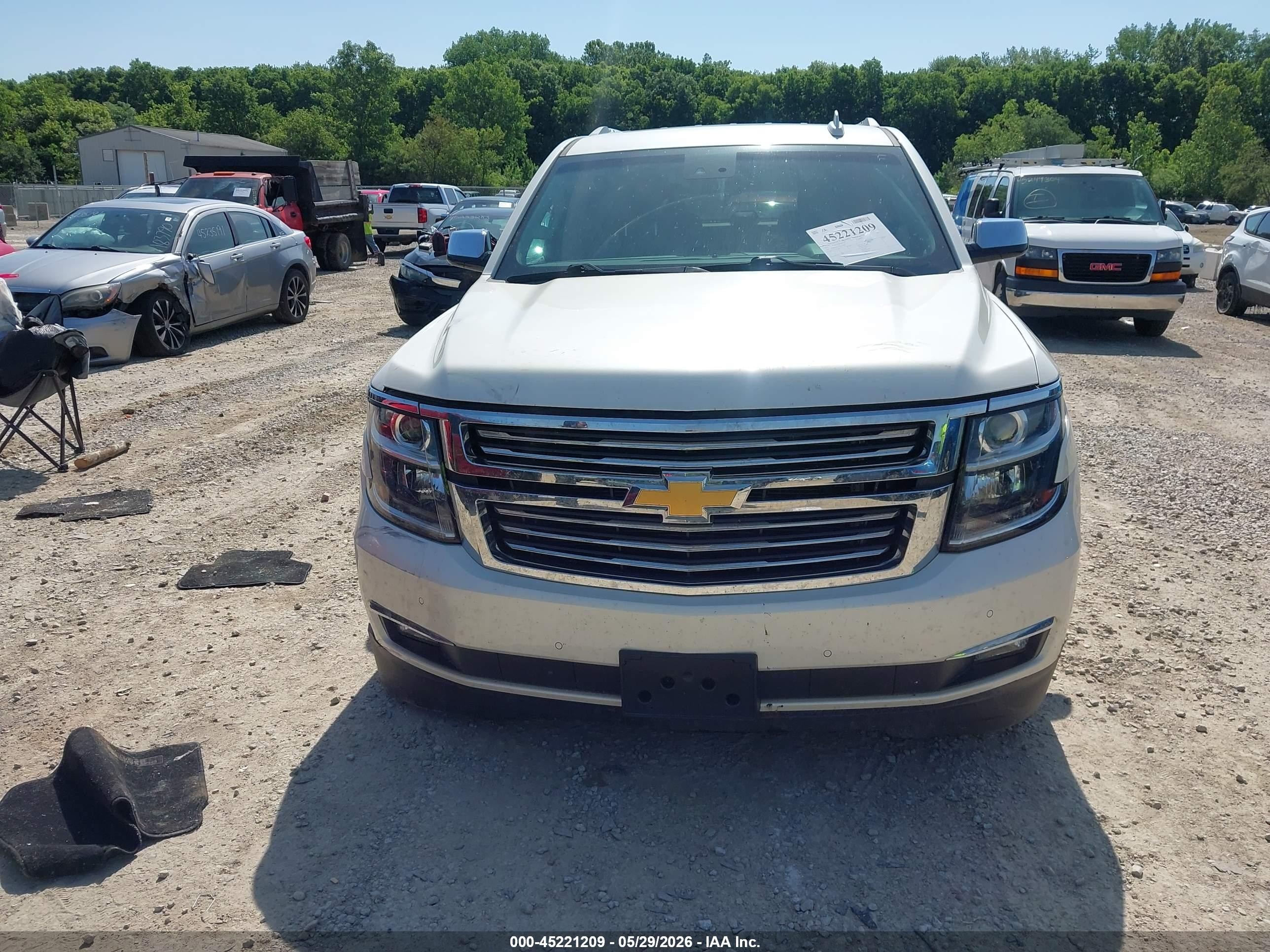 2015 Chevrolet Tahoe Ltz White vin: 1GNSKCKC4FR682839