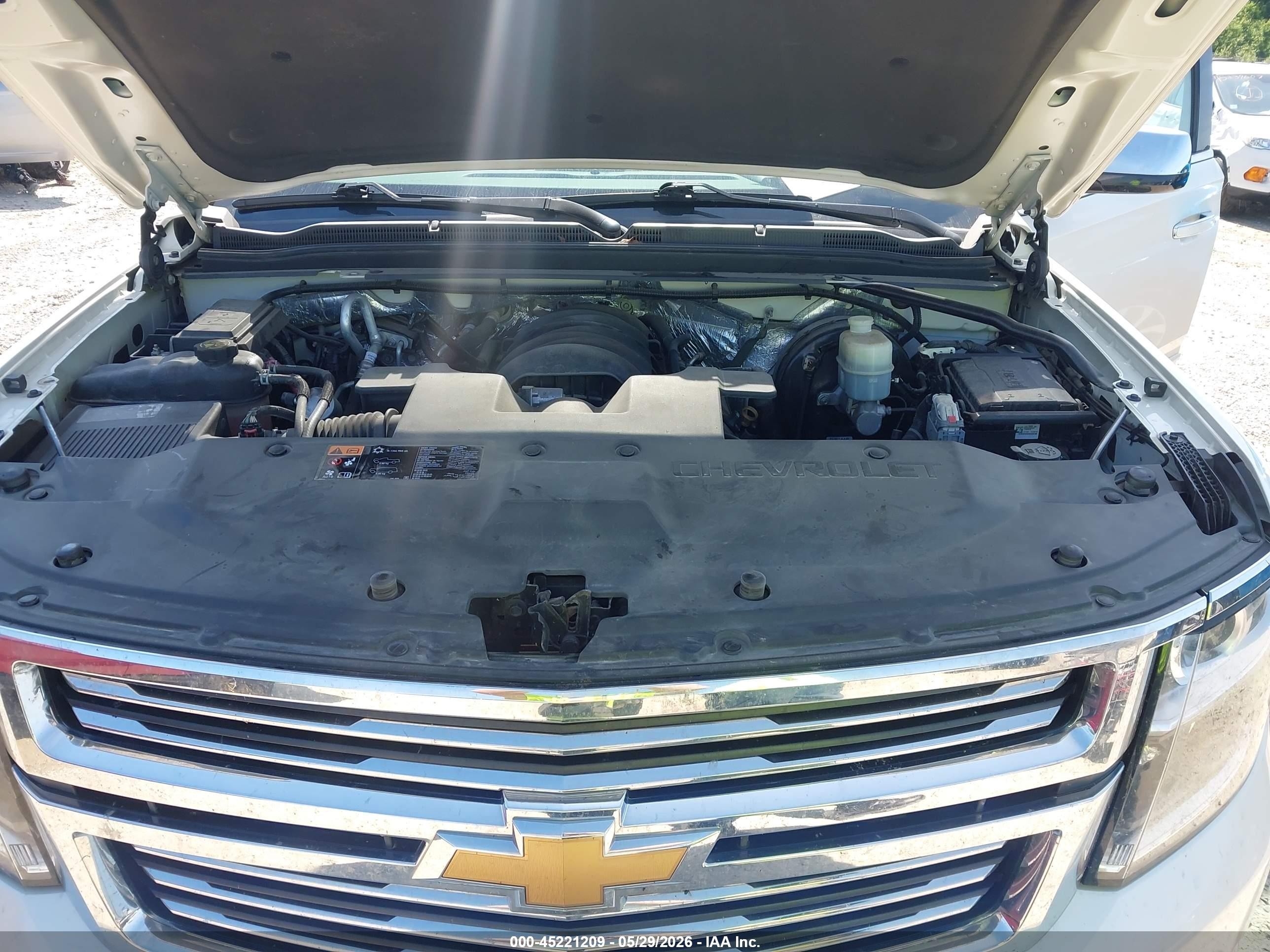 2015 Chevrolet Tahoe Ltz White vin: 1GNSKCKC4FR682839
