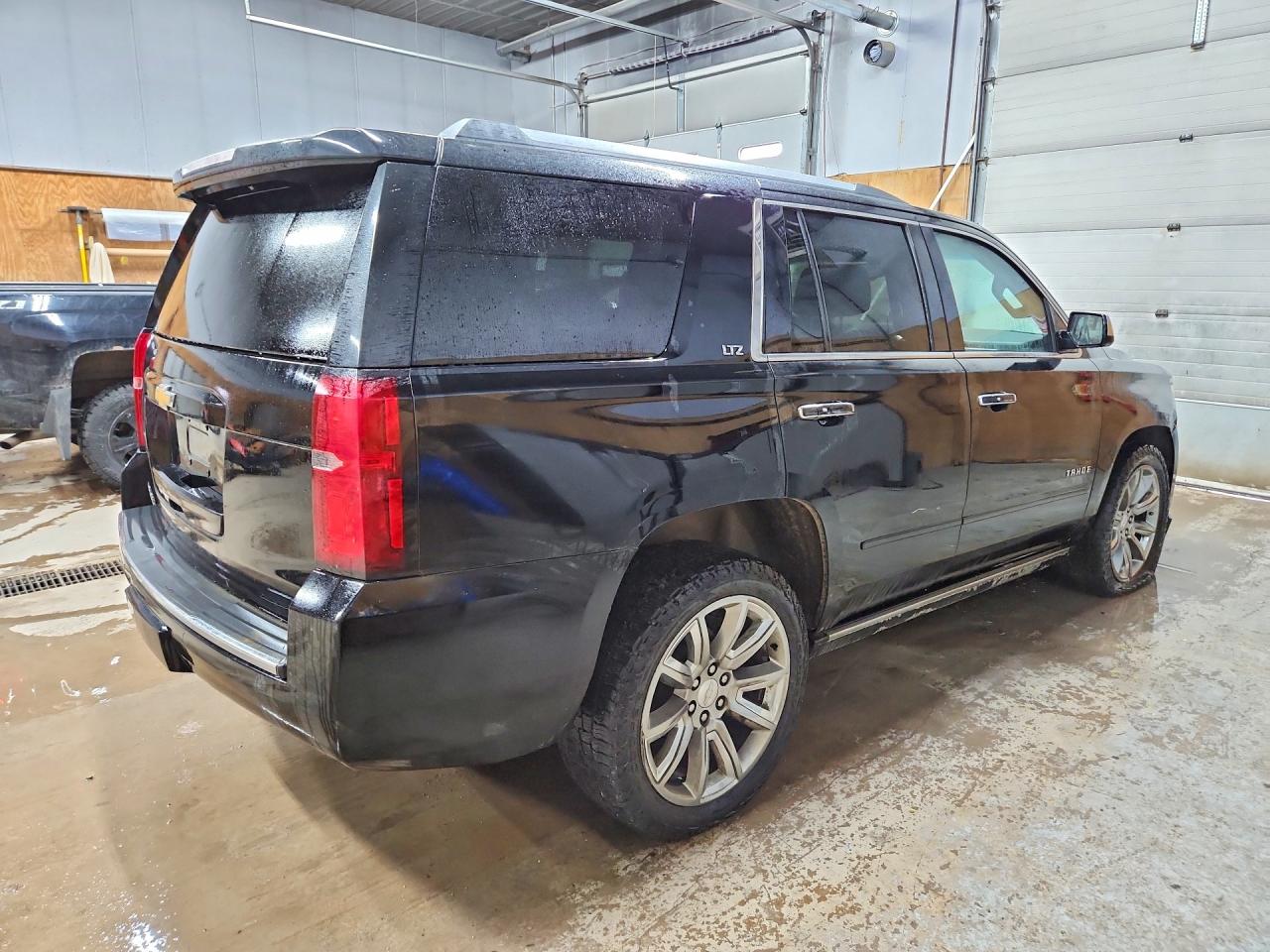 2015 Chevrolet Tahoe K1500 Ltz Black vin: 1GNSKCKC5FR103227