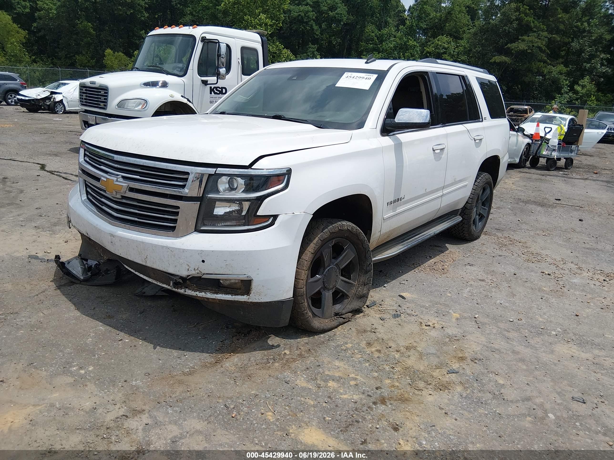 2015 Chevrolet Tahoe Ltz Белый vin: 1GNSKCKC5FR133974
