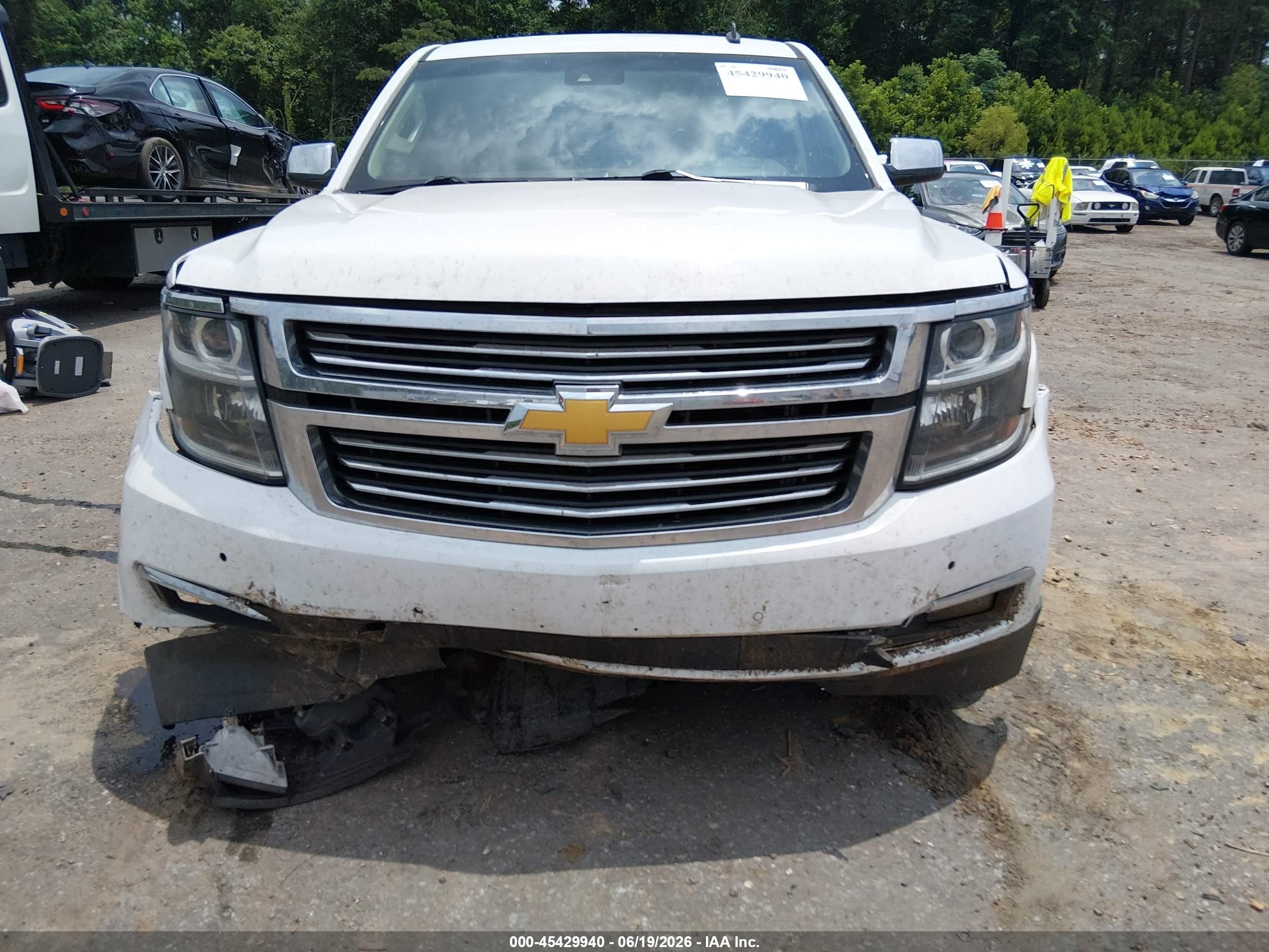 2015 Chevrolet Tahoe Ltz Белый vin: 1GNSKCKC5FR133974
