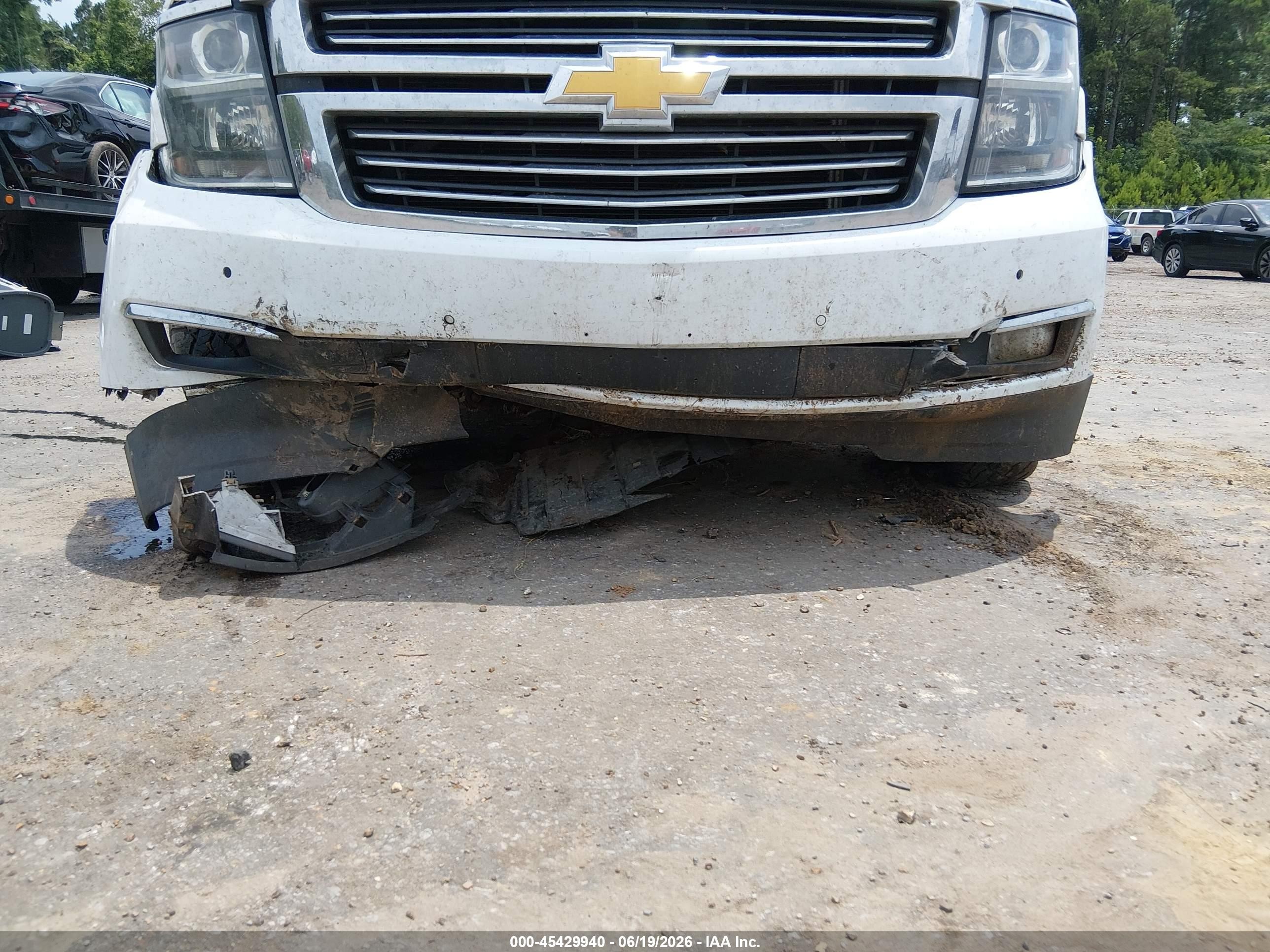 2015 Chevrolet Tahoe Ltz Белый vin: 1GNSKCKC5FR133974