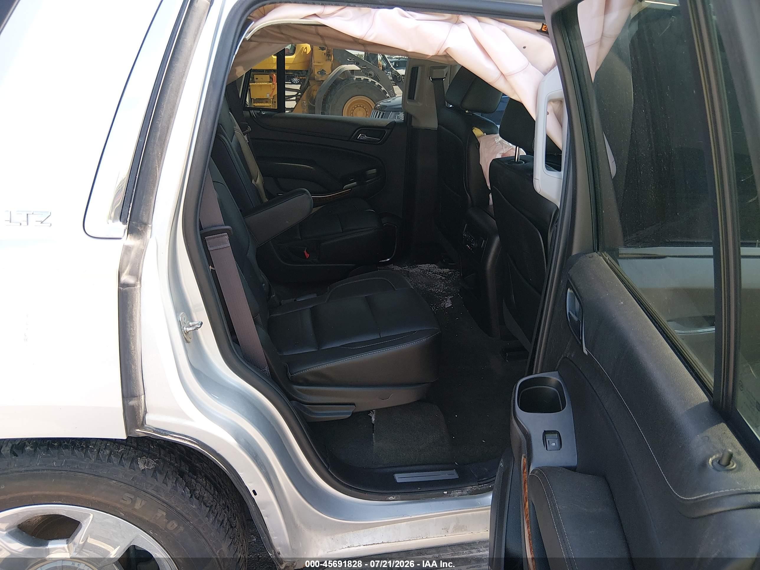 2015 Chevrolet Tahoe Ltz Silver vin: 1GNSKCKC5FR172175
