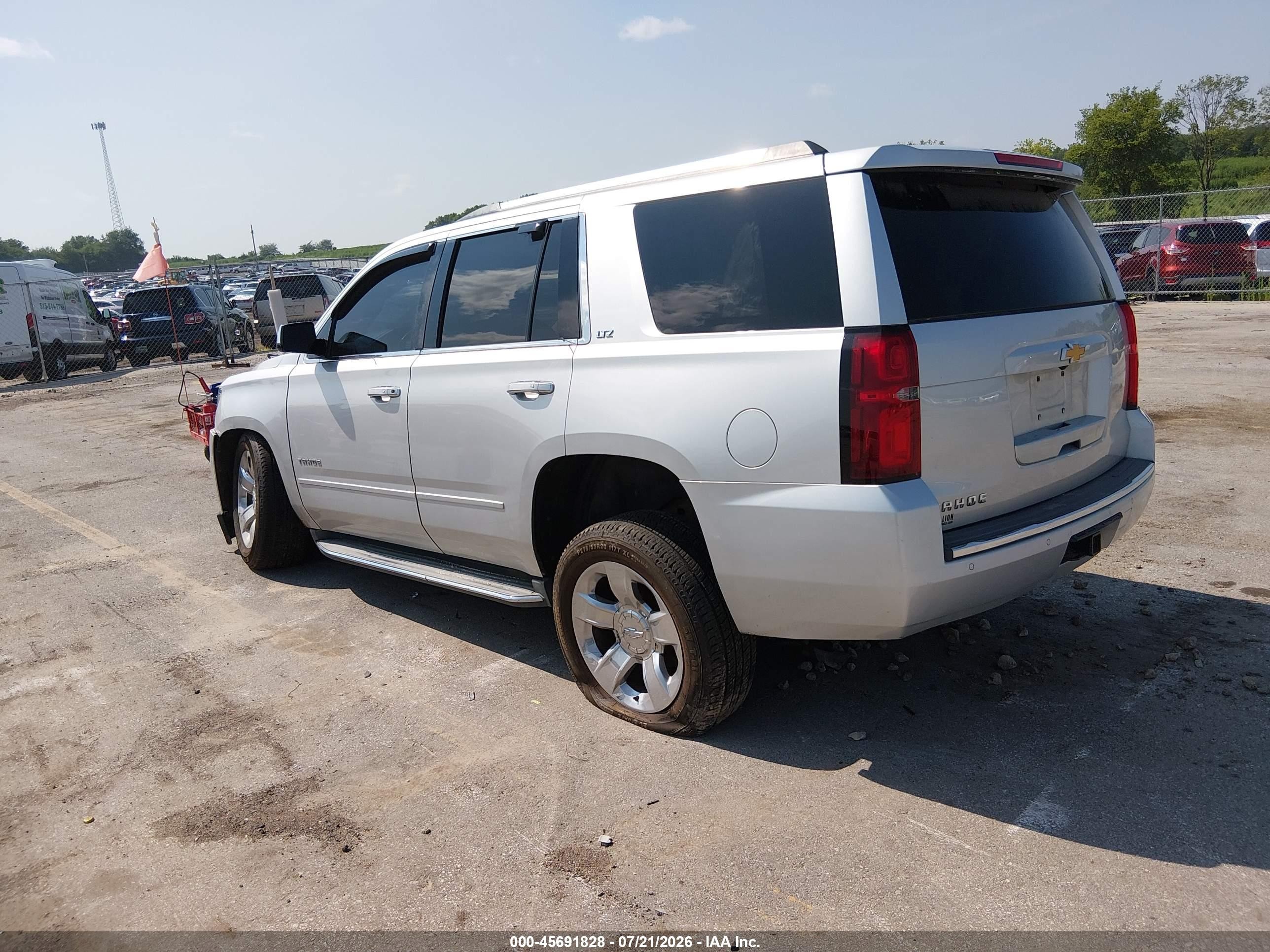 2015 Chevrolet Tahoe Ltz Silver vin: 1GNSKCKC5FR172175