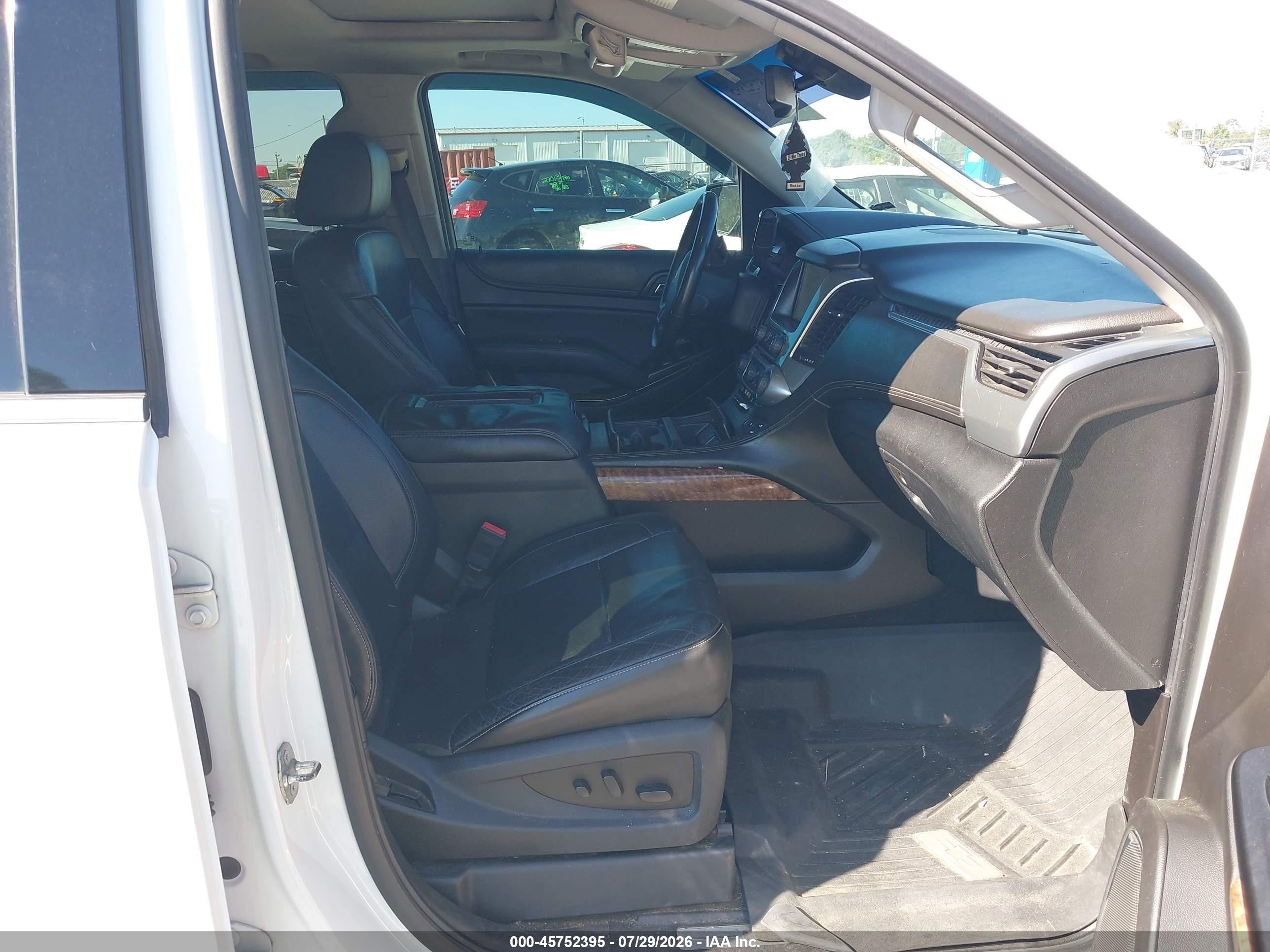 2015 Chevrolet Tahoe Ltz White vin: 1GNSKCKC5FR652264