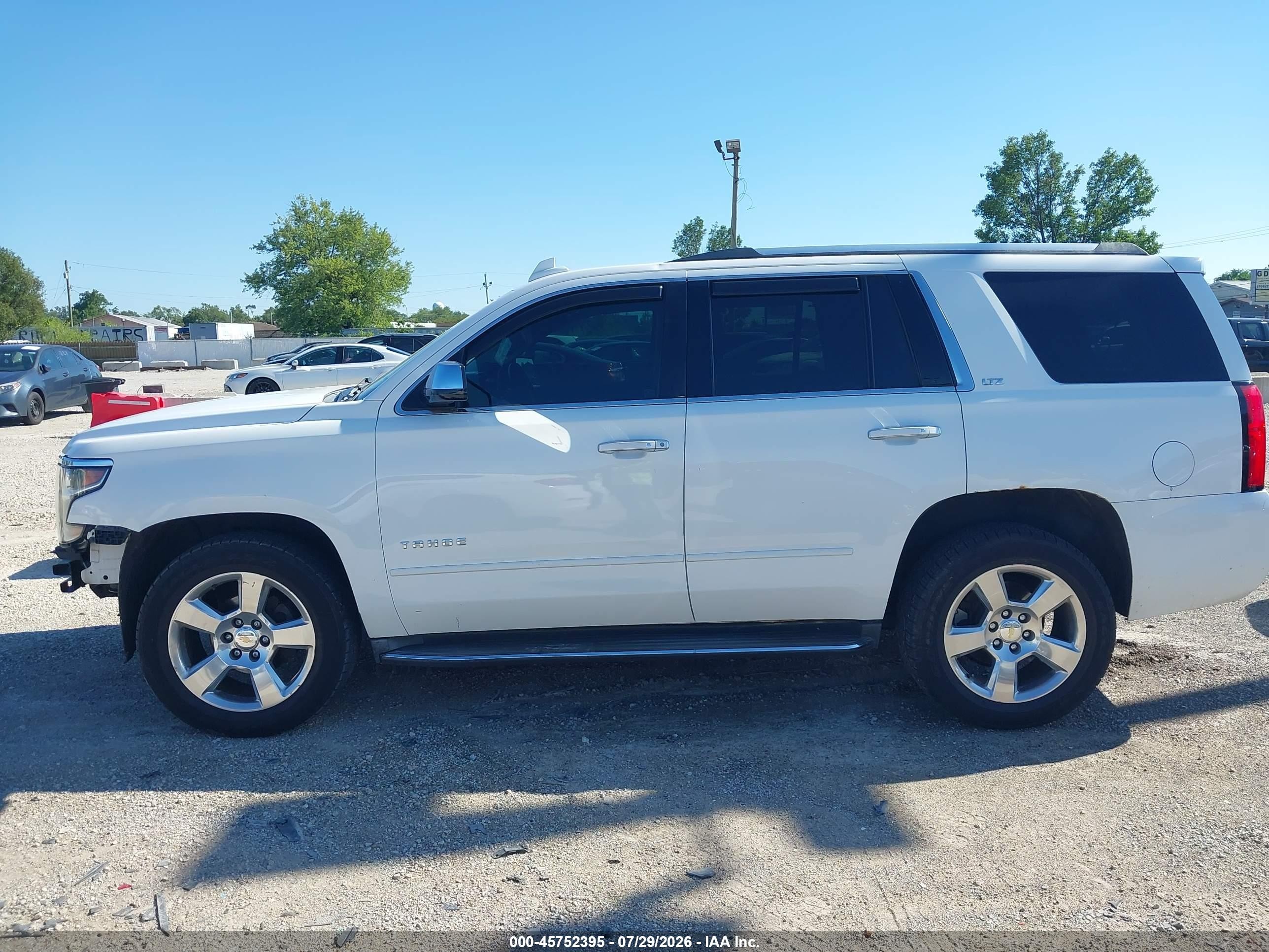 2015 Chevrolet Tahoe Ltz White vin: 1GNSKCKC5FR652264