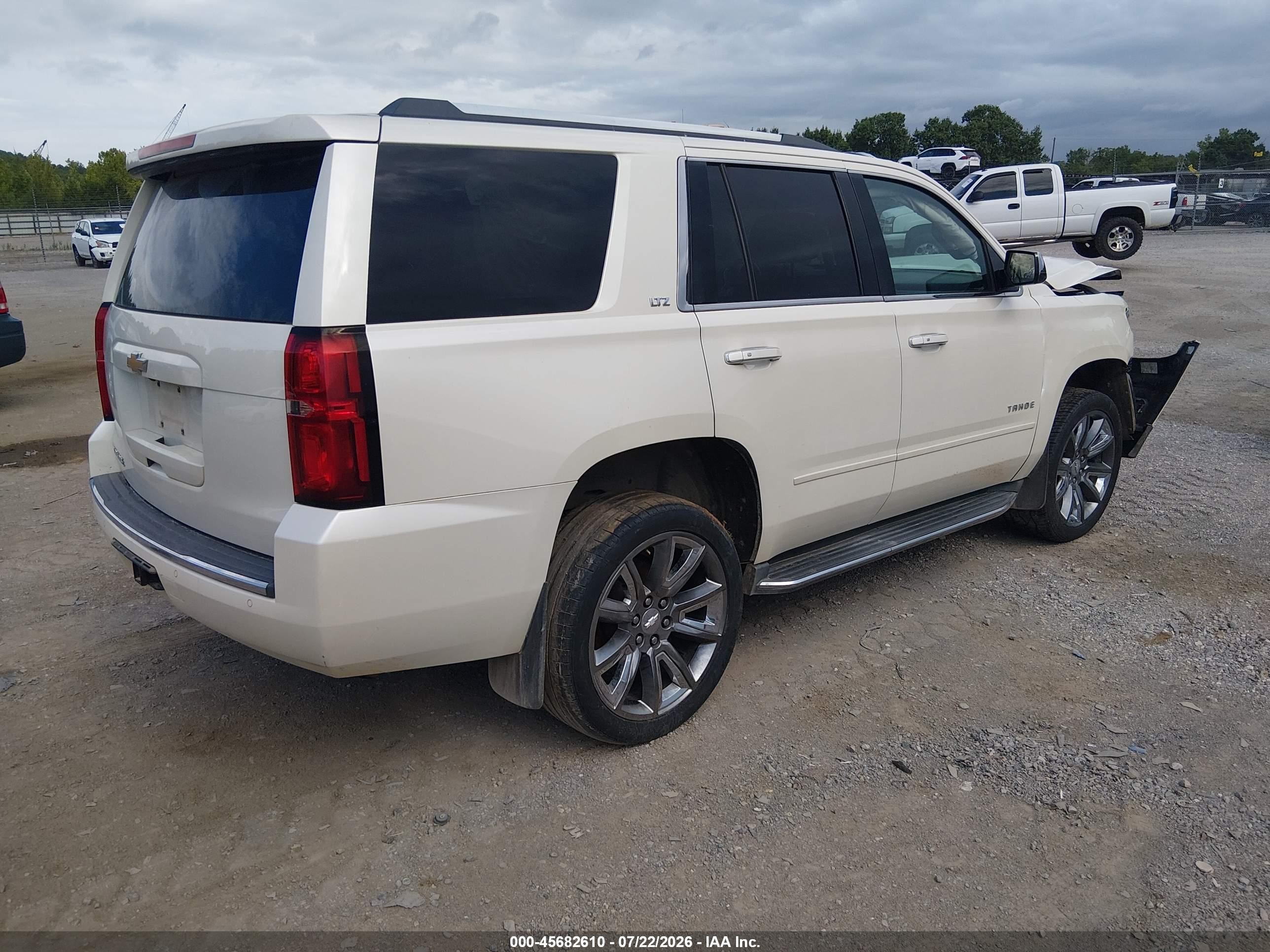 2015 Chevrolet Tahoe Ltz Белый vin: 1GNSKCKC5FR711569