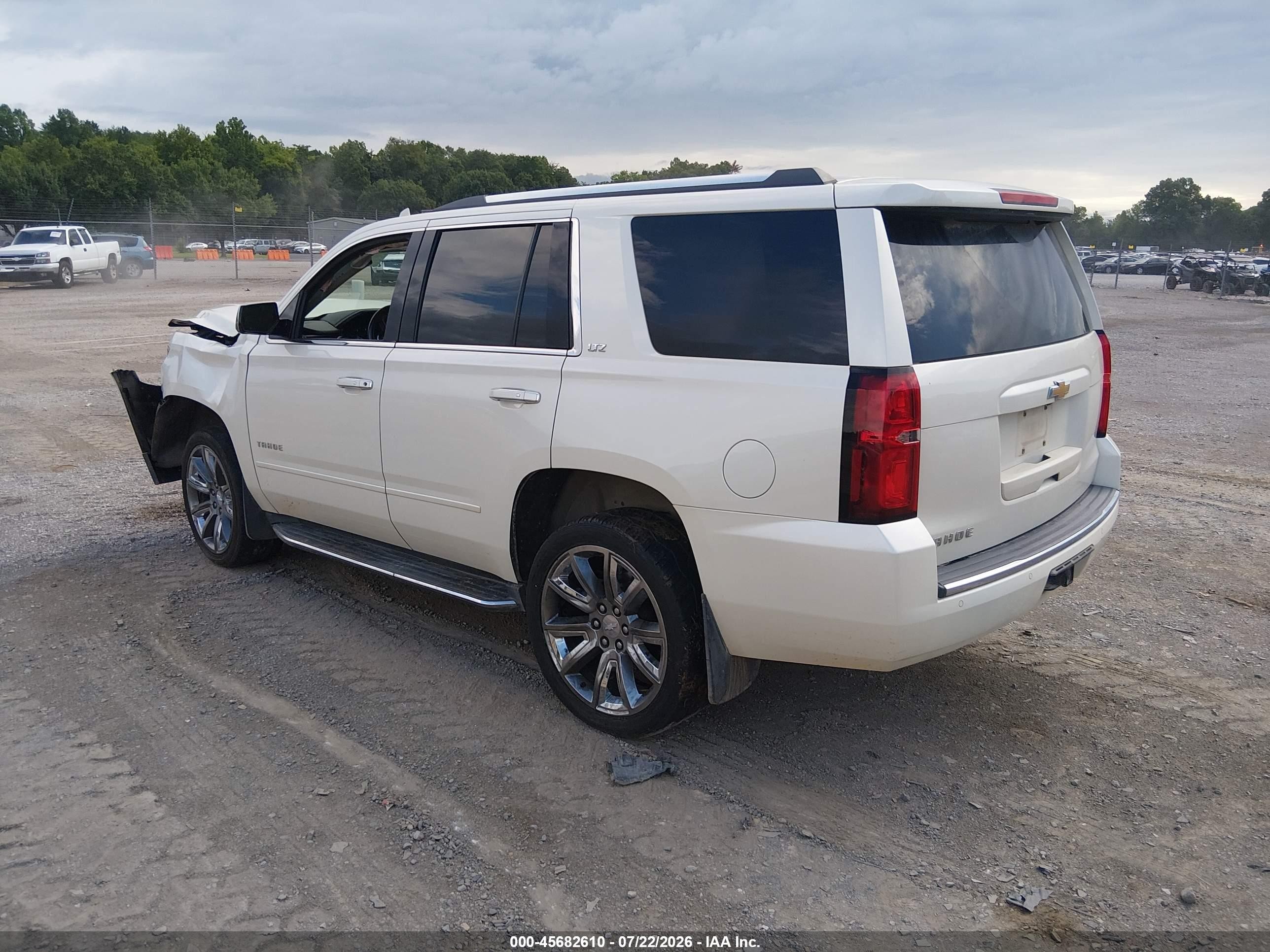 2015 Chevrolet Tahoe Ltz Белый vin: 1GNSKCKC5FR711569