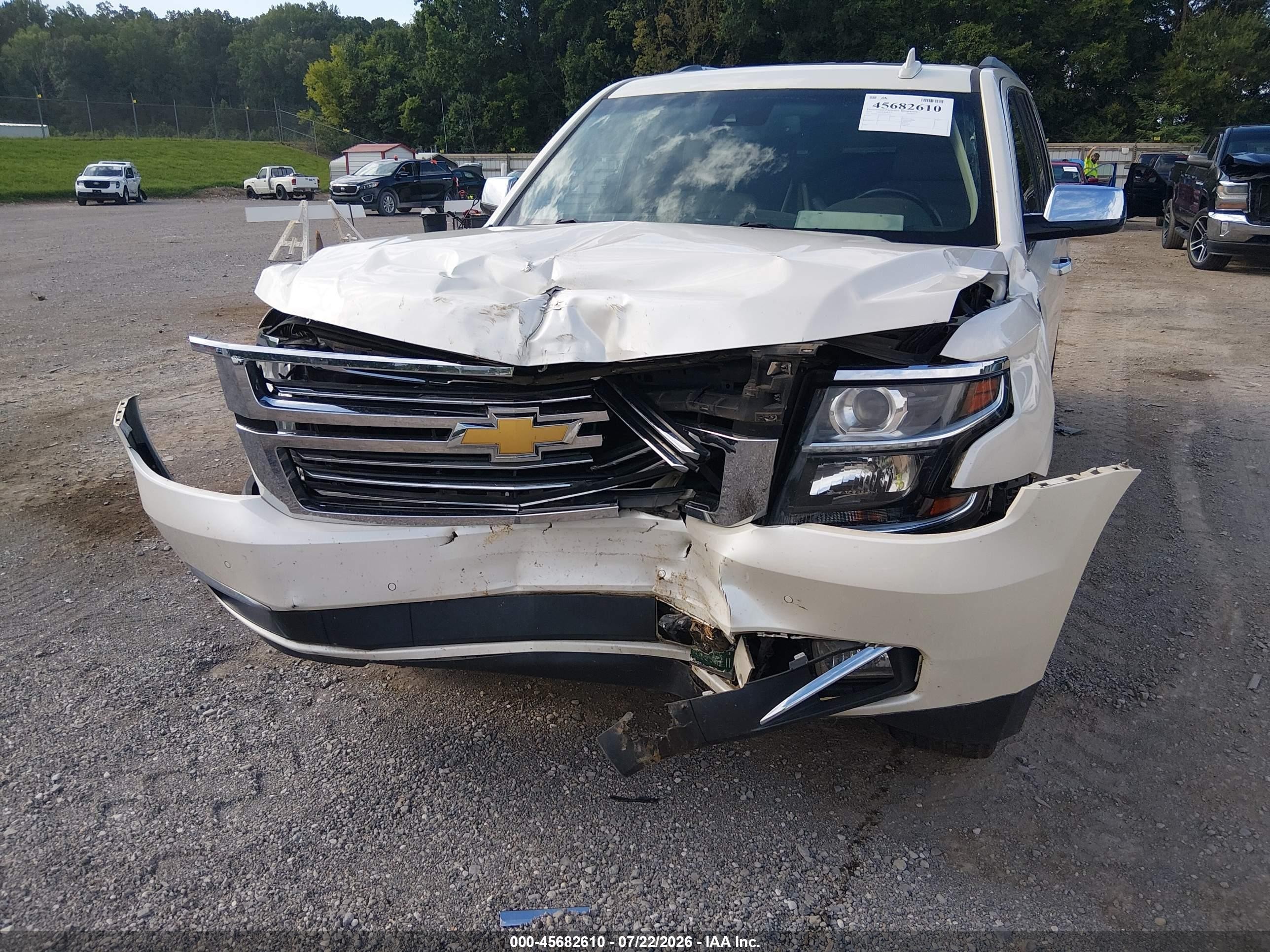 2015 Chevrolet Tahoe Ltz Белый vin: 1GNSKCKC5FR711569