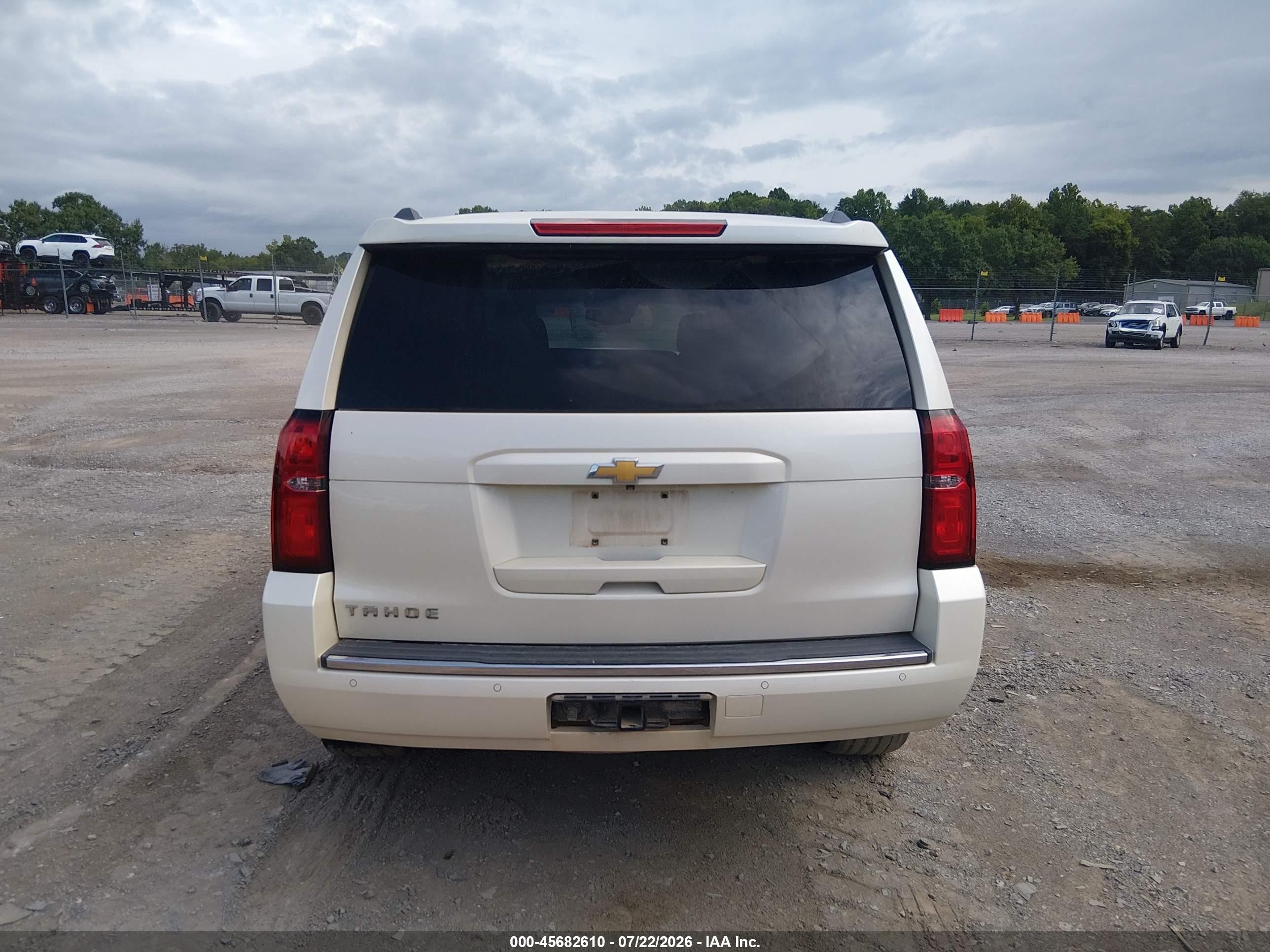 2015 Chevrolet Tahoe Ltz Белый vin: 1GNSKCKC5FR711569