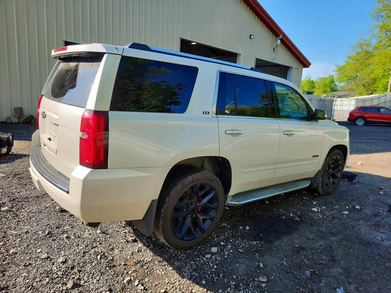 2015 Chevrolet Tahoe K1500 Ltz White vin: 1GNSKCKC6FR112891