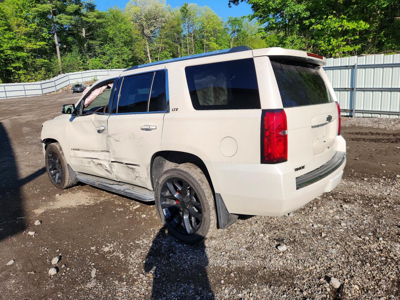 2015 Chevrolet Tahoe K1500 Ltz White vin: 1GNSKCKC6FR112891