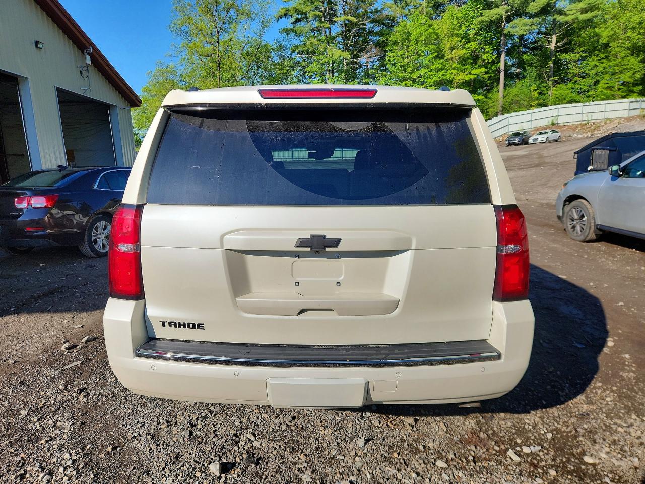 2015 Chevrolet Tahoe K1500 Ltz White vin: 1GNSKCKC6FR112891