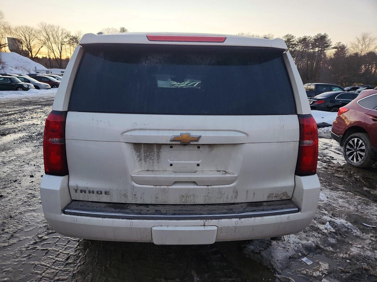 2015 Chevrolet Tahoe K1500 Ltz White vin: 1GNSKCKC6FR159077