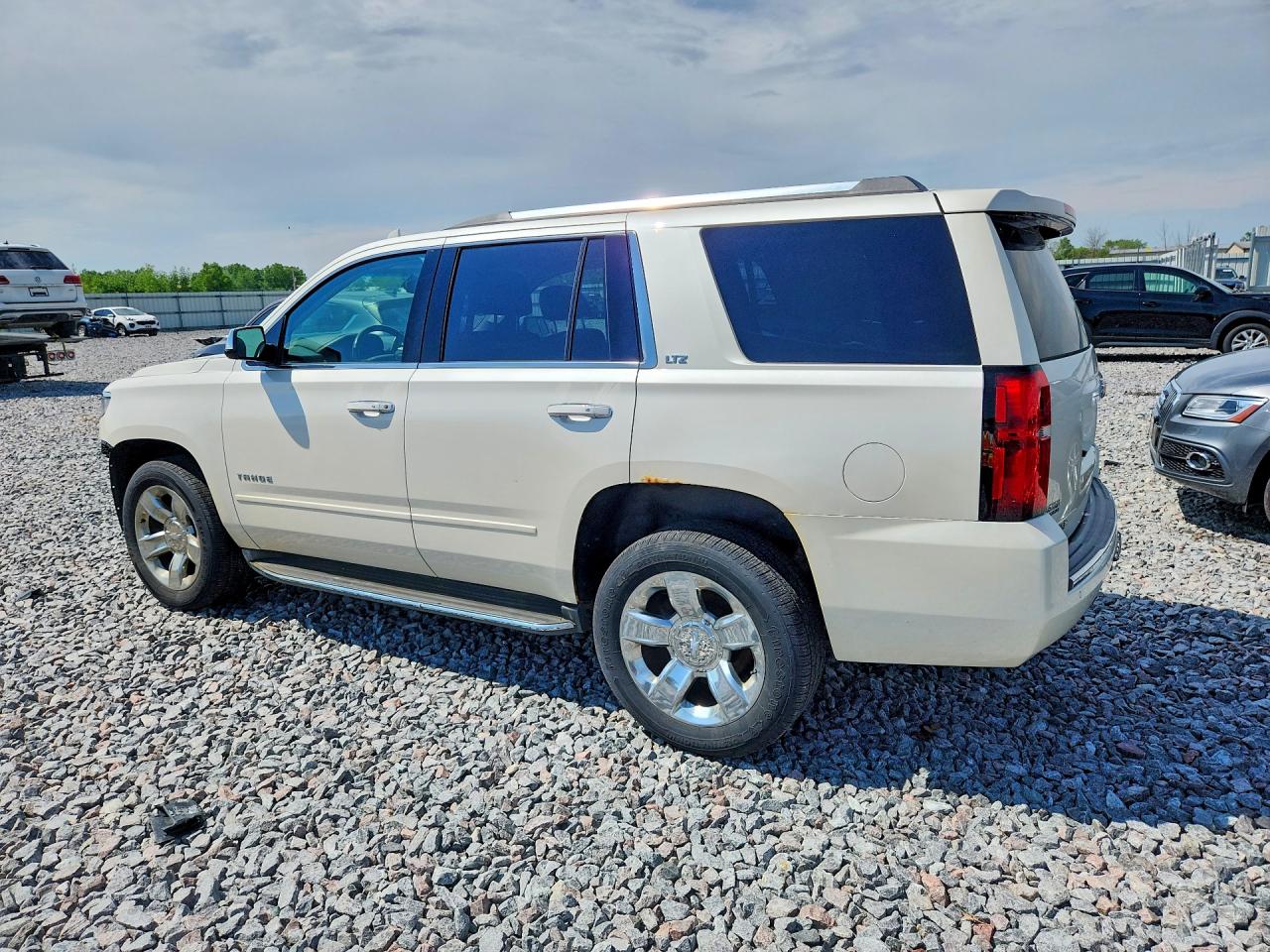 2015 Chevrolet Tahoe K1500 Ltz White vin: 1GNSKCKC6FR527922