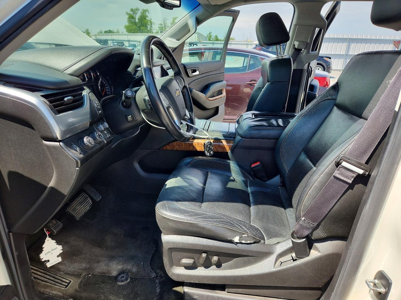 2015 Chevrolet Tahoe K1500 Ltz White vin: 1GNSKCKC6FR527922