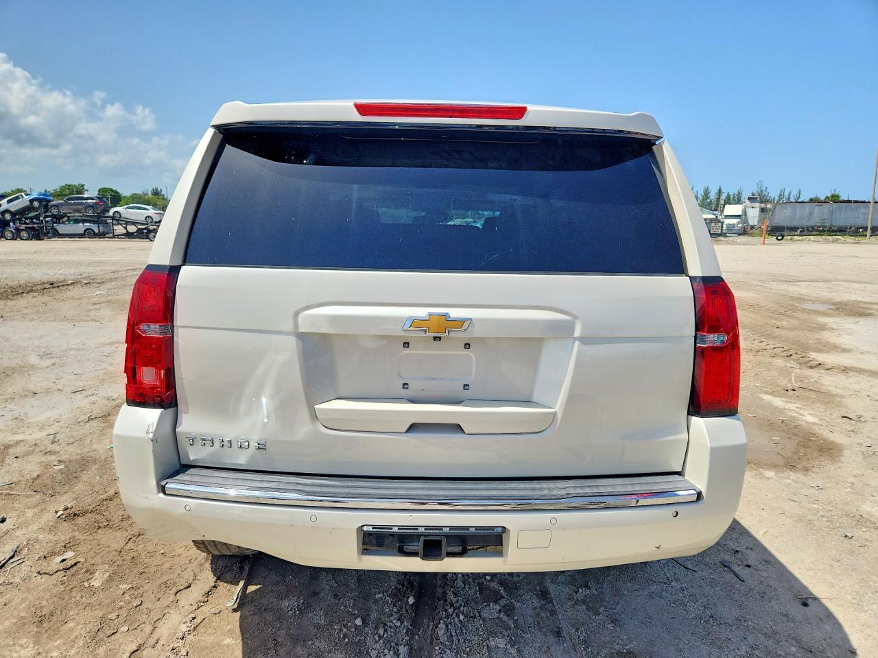 2015 Chevrolet Tahoe K1500 Ltz Белый vin: 1GNSKCKC6FR636428