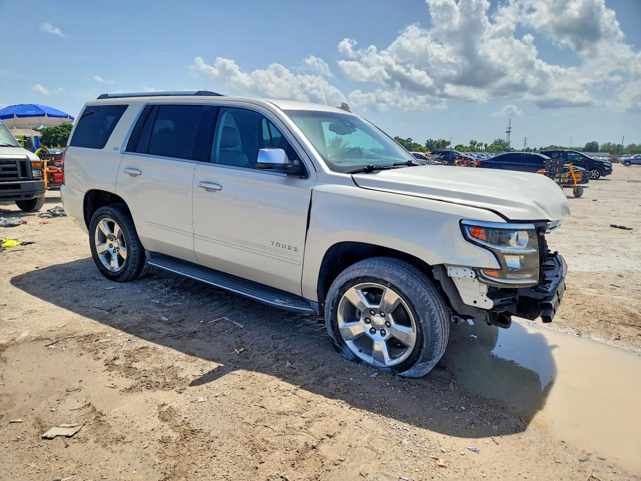 2015 Chevrolet Tahoe K1500 Ltz Белый vin: 1GNSKCKC6FR636428