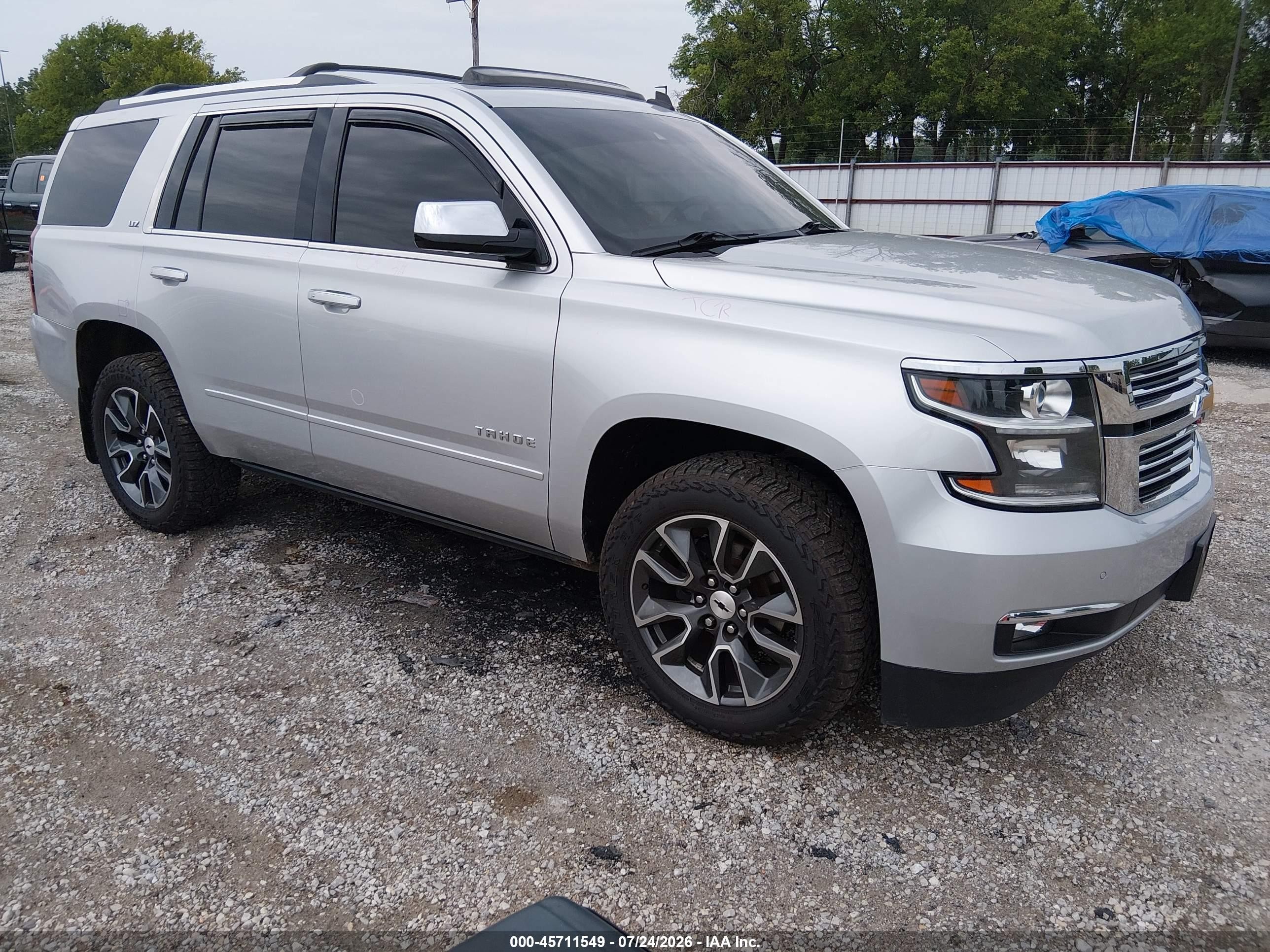 2015 Chevrolet Tahoe Ltz Серебряный vin: 1GNSKCKC7FR155331