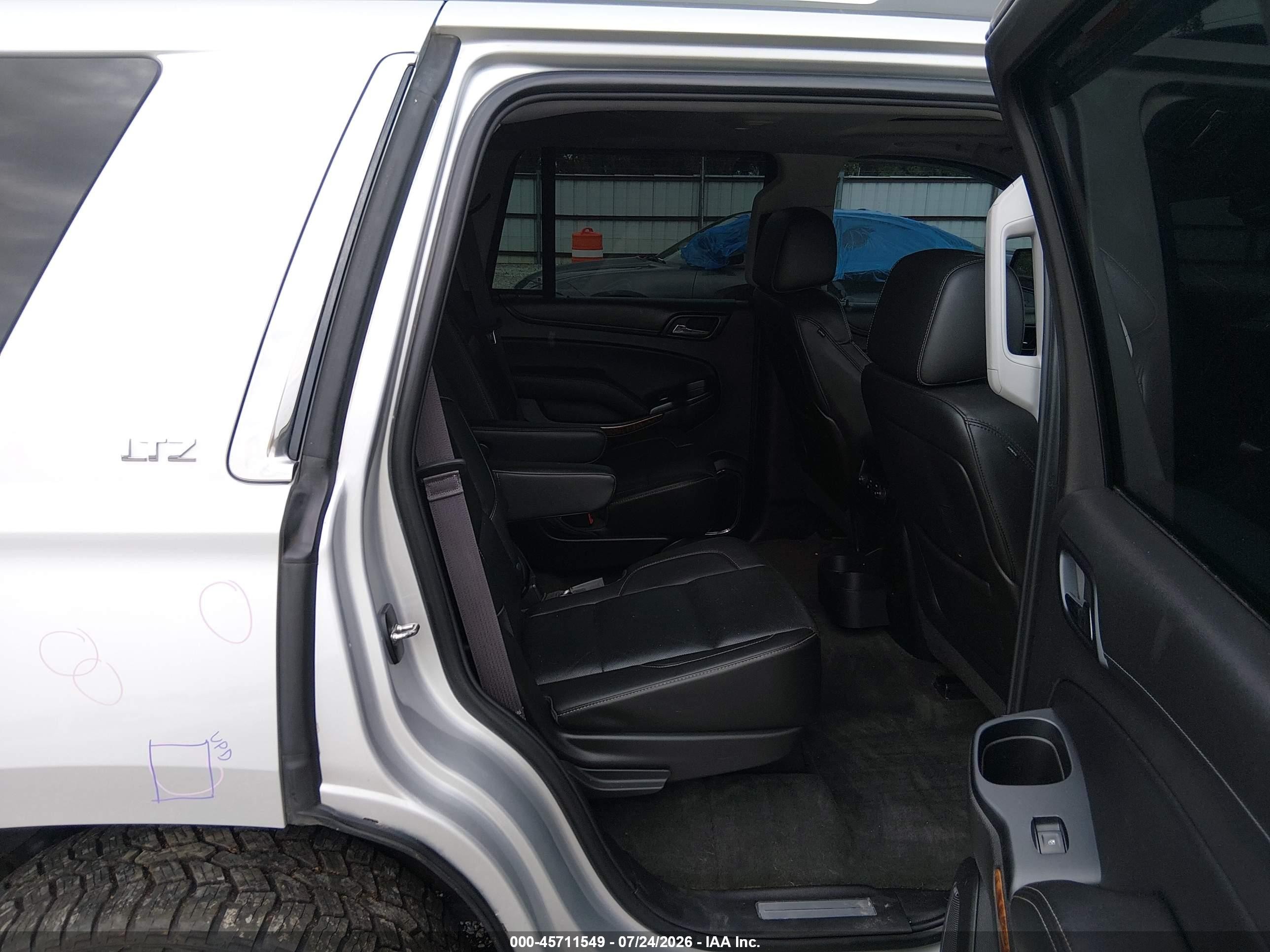 2015 Chevrolet Tahoe Ltz Silver vin: 1GNSKCKC7FR155331