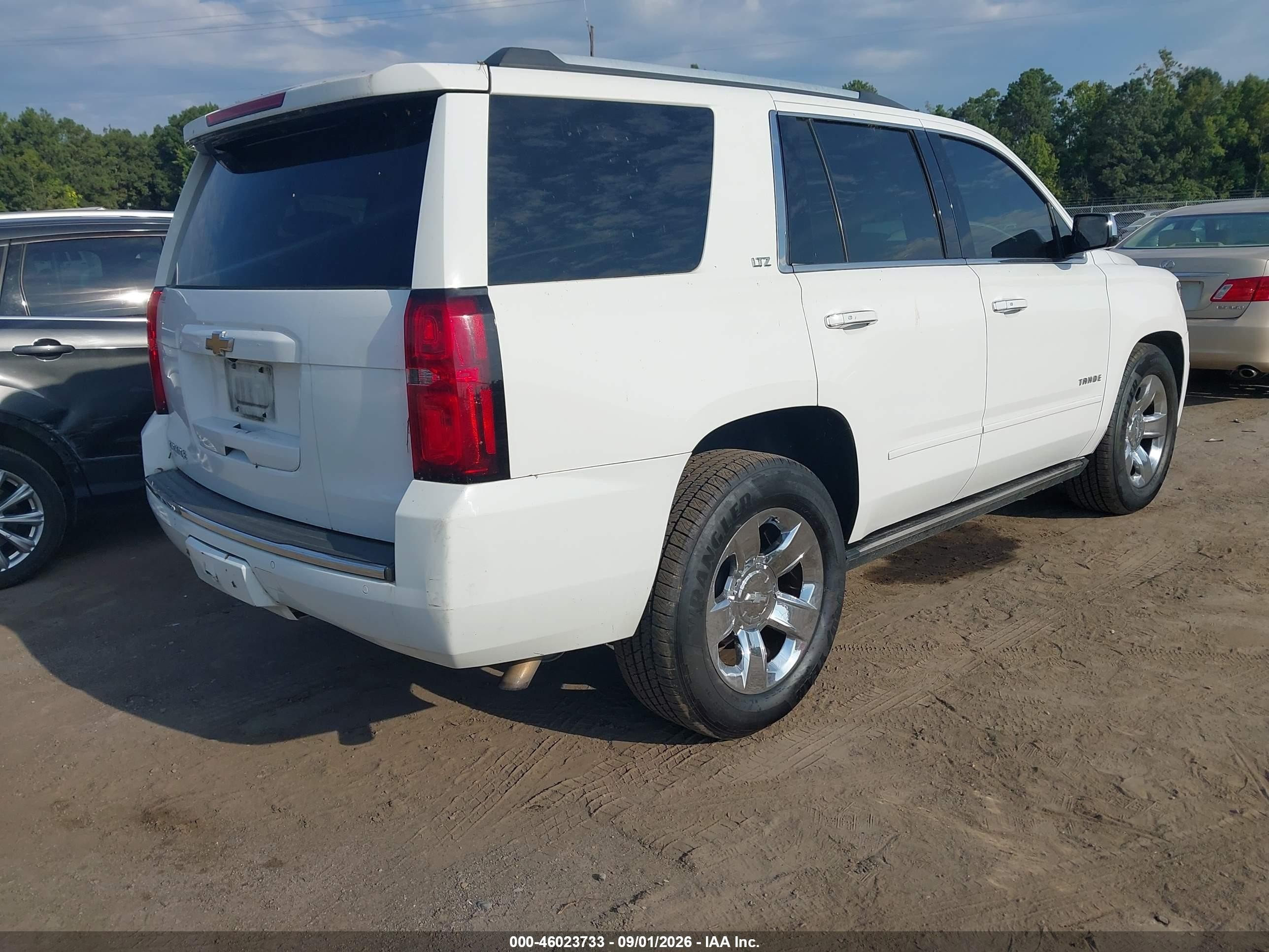 2015 Chevrolet Tahoe Ltz Белый vin: 1GNSKCKC7FR188037