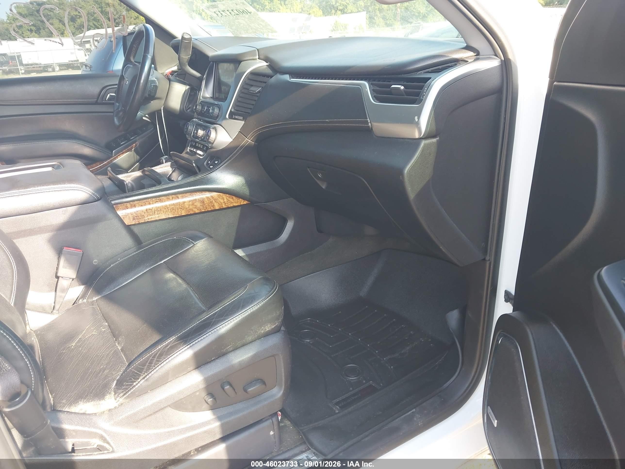 2015 Chevrolet Tahoe Ltz Белый vin: 1GNSKCKC7FR188037