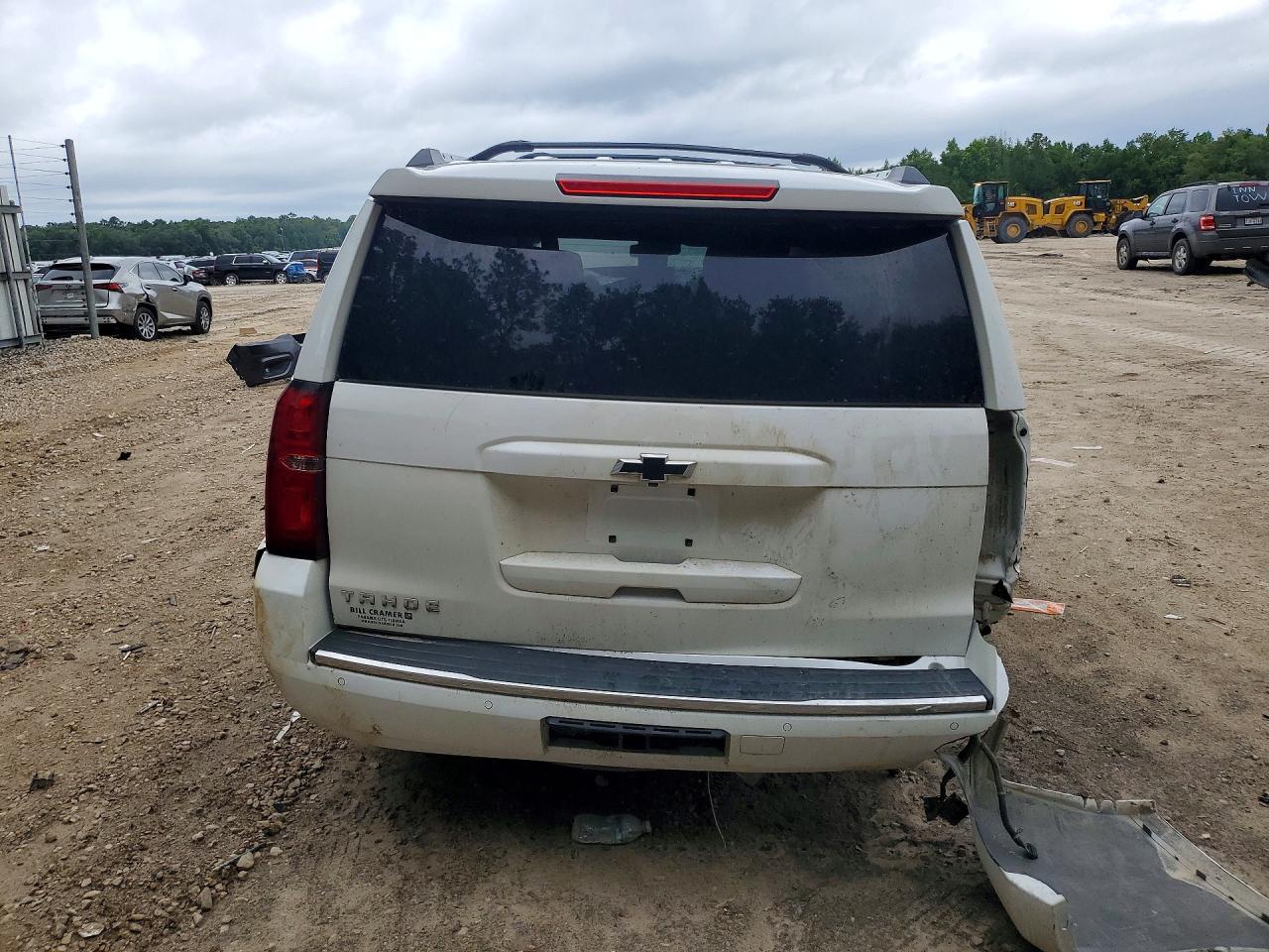 2015 Chevrolet Tahoe K1500 Ltz White vin: 1GNSKCKC8FR665249