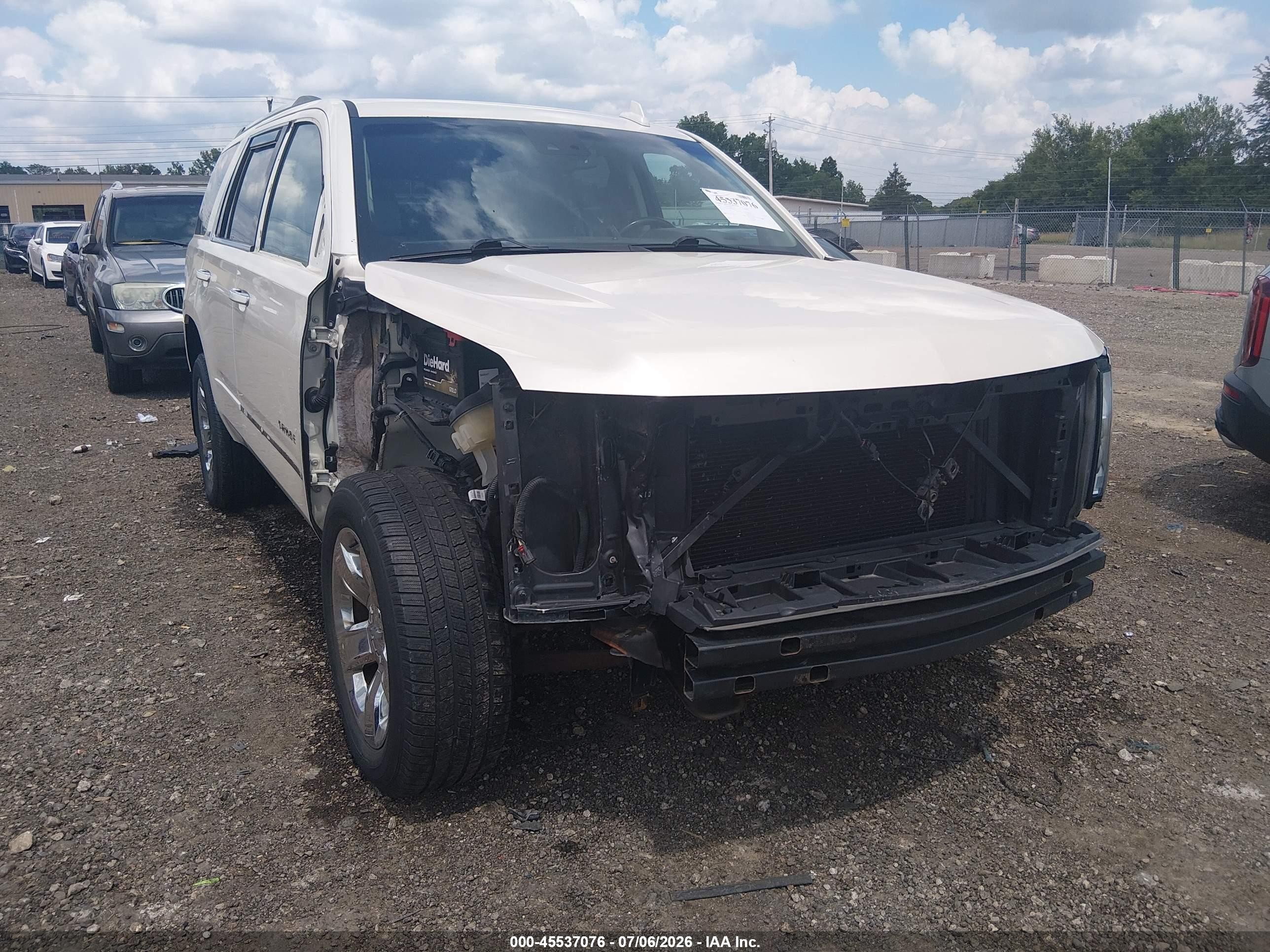 2015 Chevrolet Tahoe Ltz Белый vin: 1GNSKCKC8FR692807