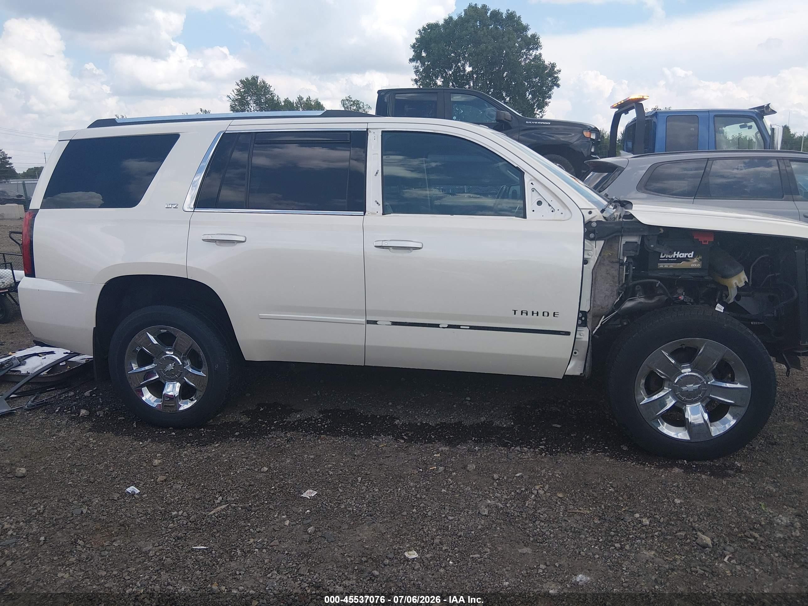 2015 Chevrolet Tahoe Ltz Белый vin: 1GNSKCKC8FR692807