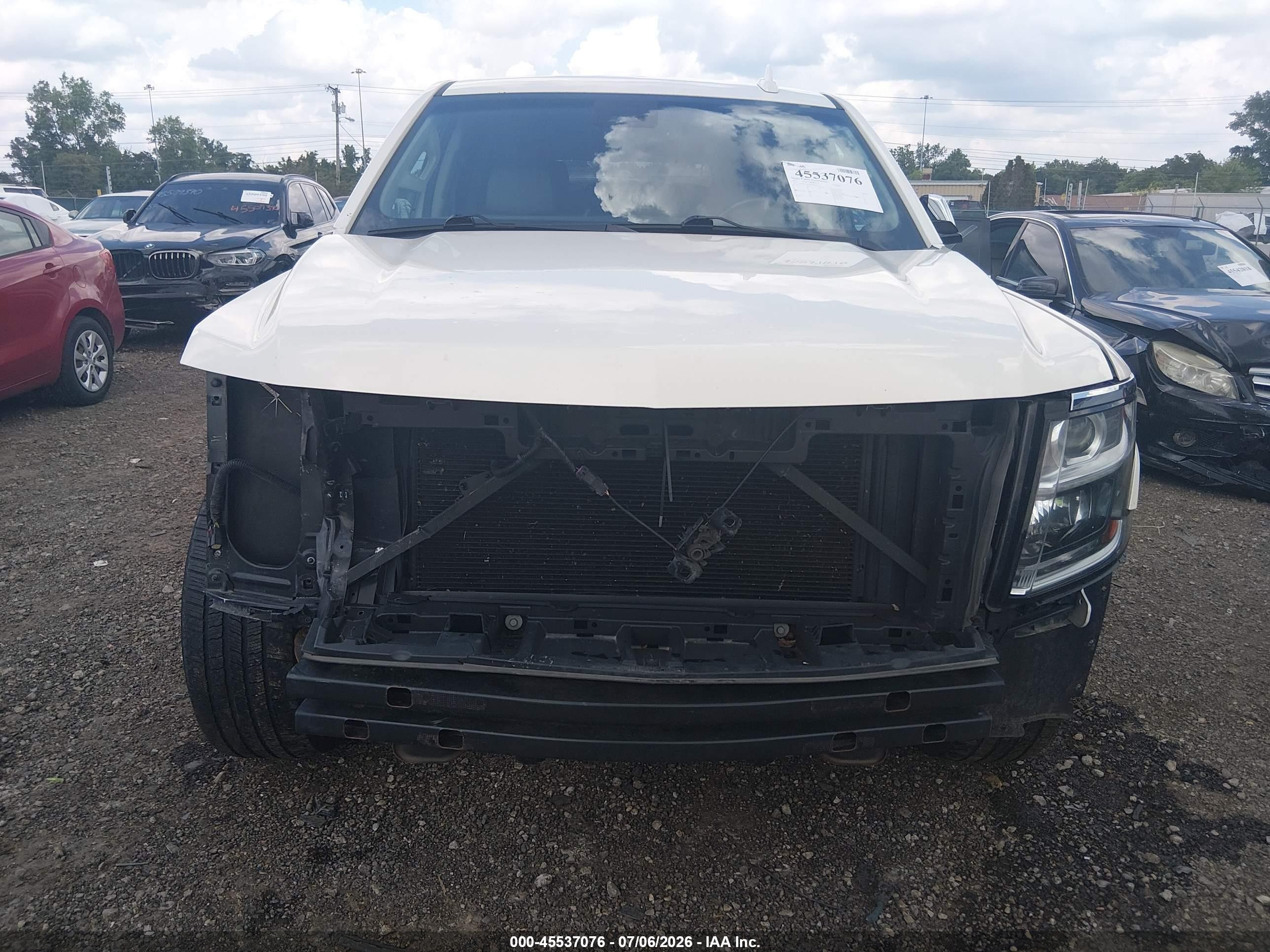 2015 Chevrolet Tahoe Ltz Белый vin: 1GNSKCKC8FR692807