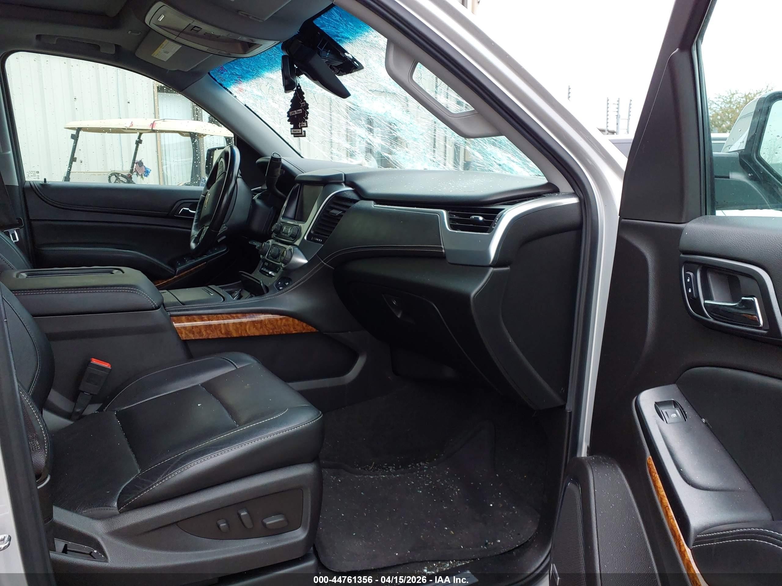 2015 Chevrolet Tahoe Ltz Серебряный vin: 1GNSKCKC8FR746574