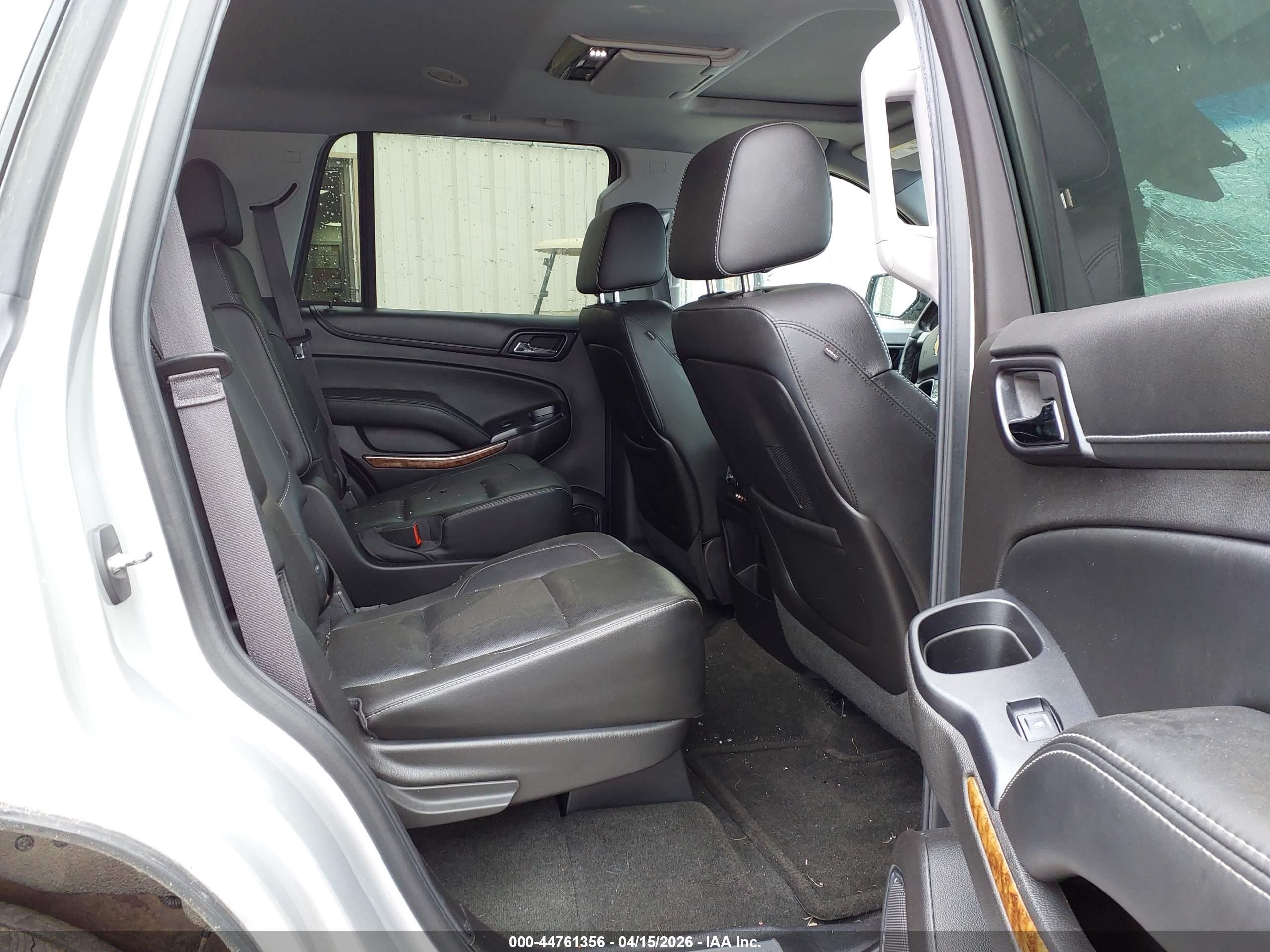 2015 Chevrolet Tahoe Ltz Серебряный vin: 1GNSKCKC8FR746574