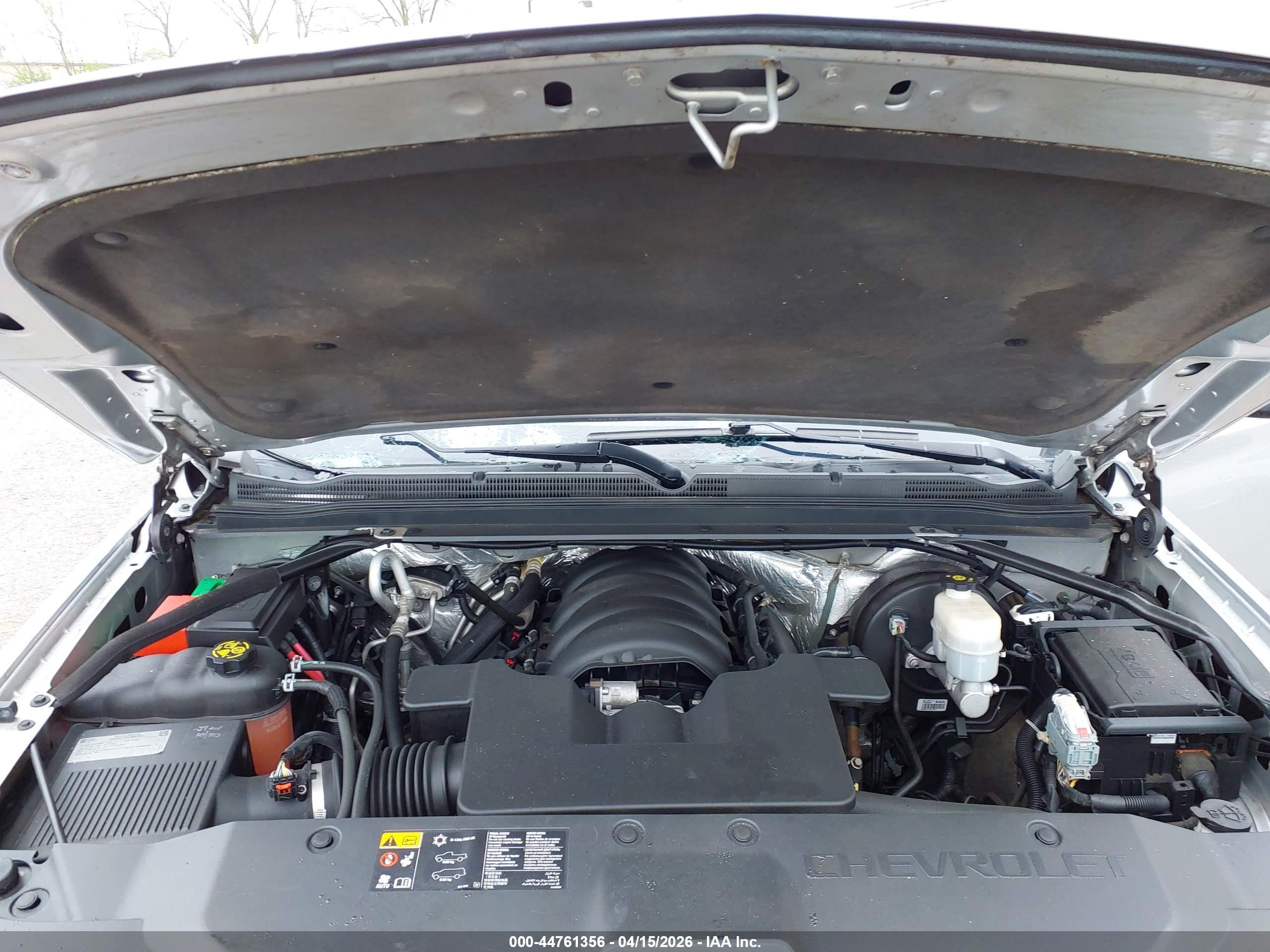 2015 Chevrolet Tahoe Ltz Серебряный vin: 1GNSKCKC8FR746574