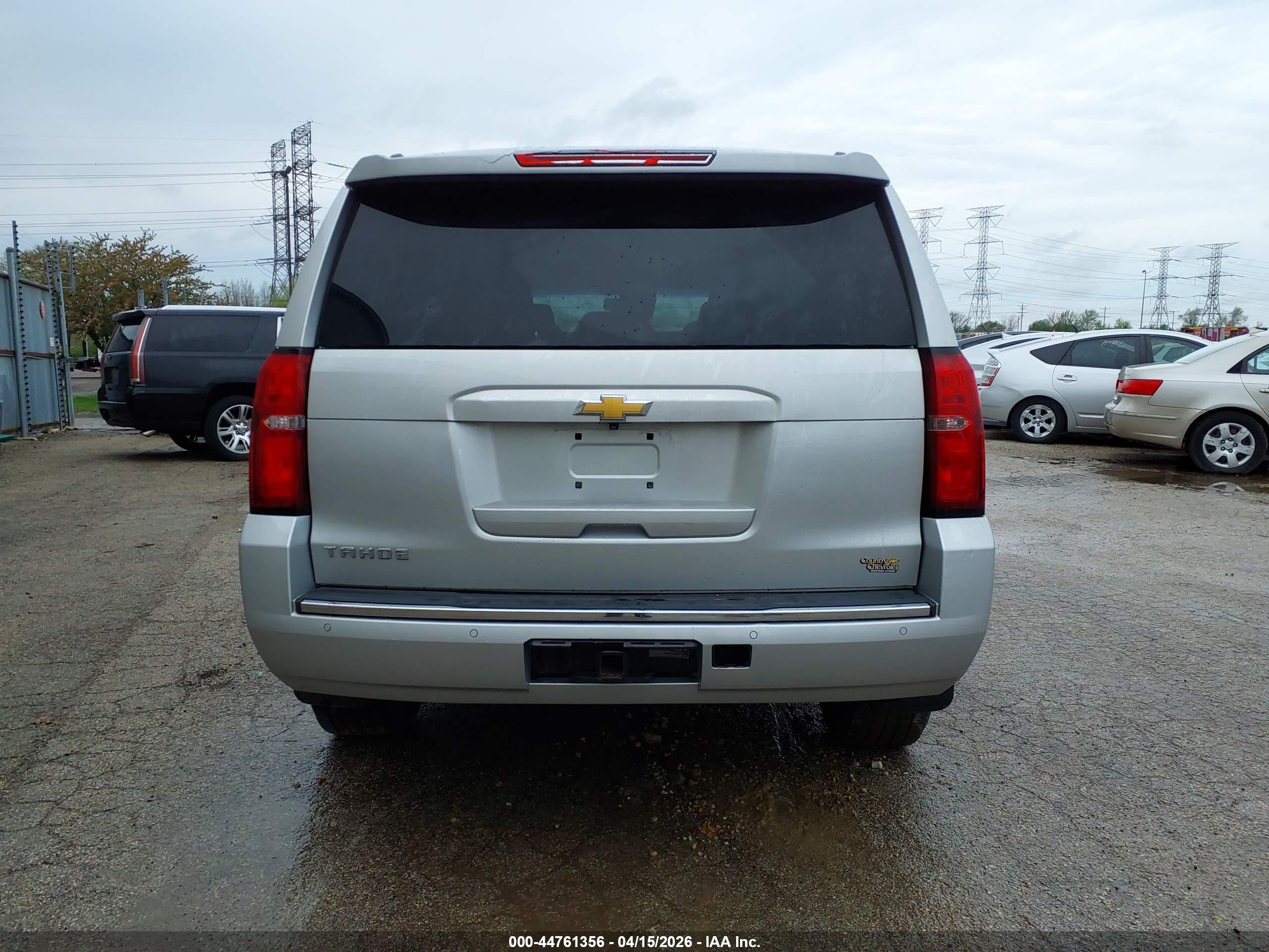 2015 Chevrolet Tahoe Ltz Серебряный vin: 1GNSKCKC8FR746574