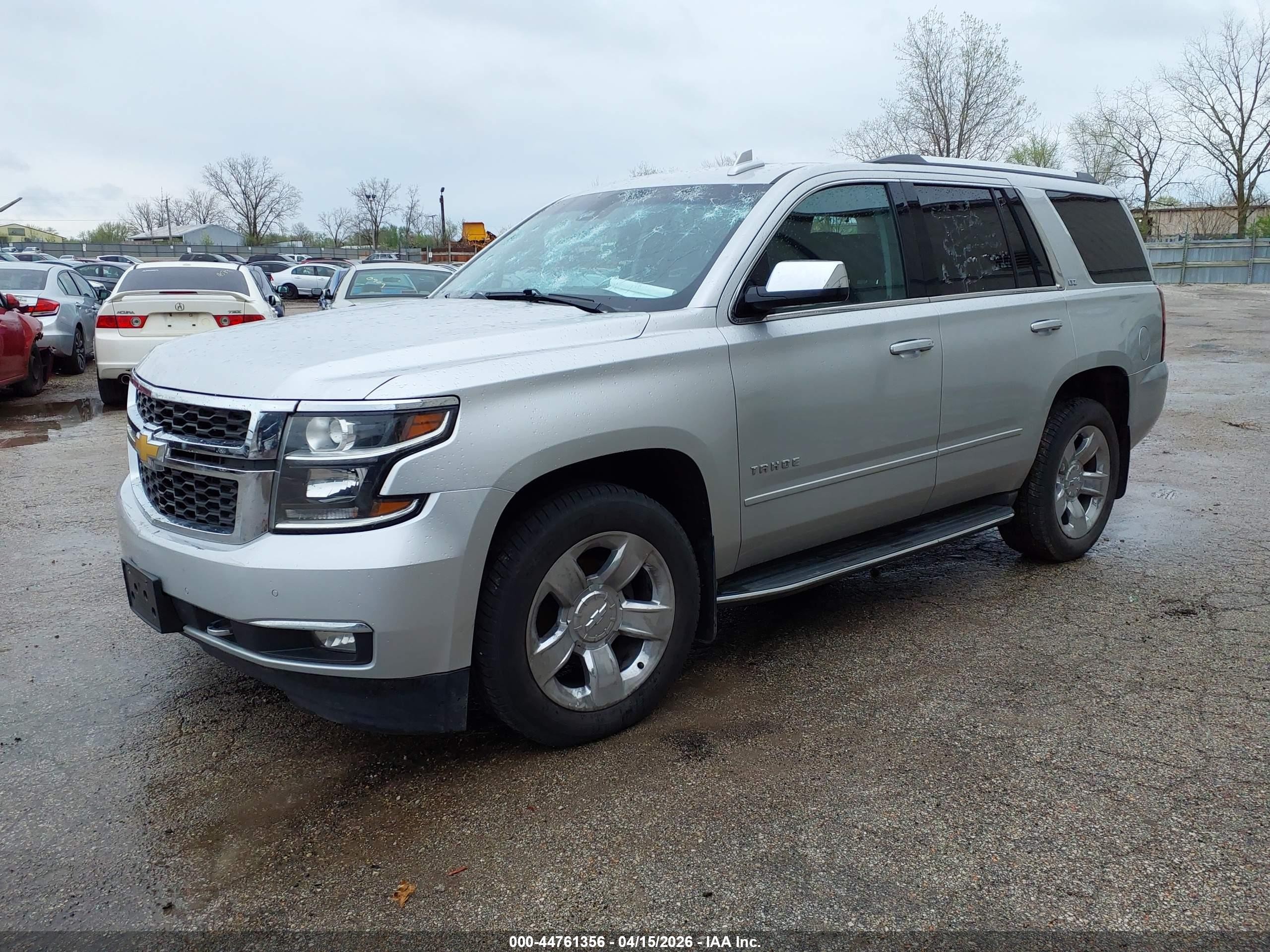 2015 Chevrolet Tahoe Ltz Серебряный vin: 1GNSKCKC8FR746574