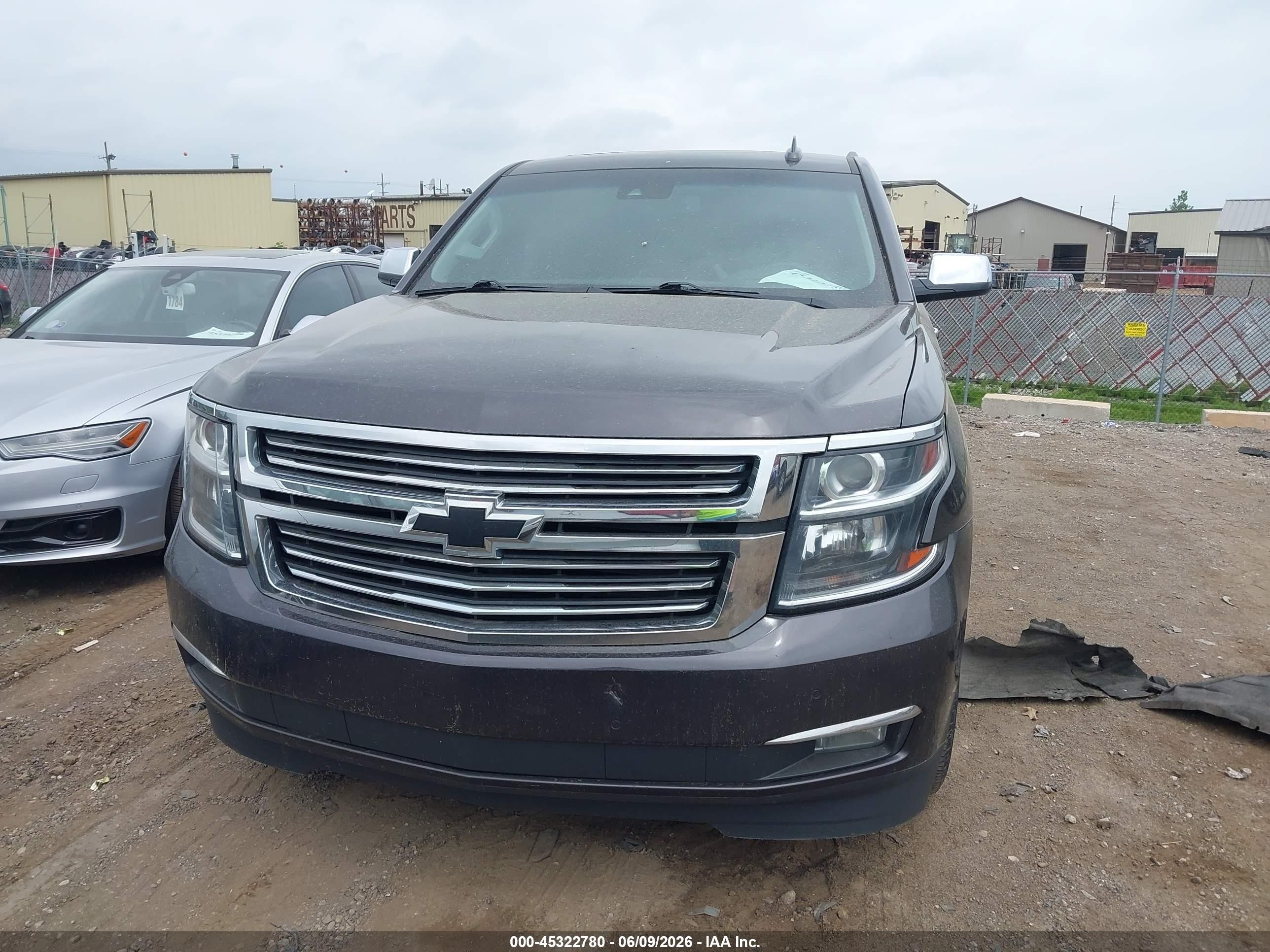 2017 Chevrolet Tahoe Premier Серый vin: 1GNSKCKC8HR270989