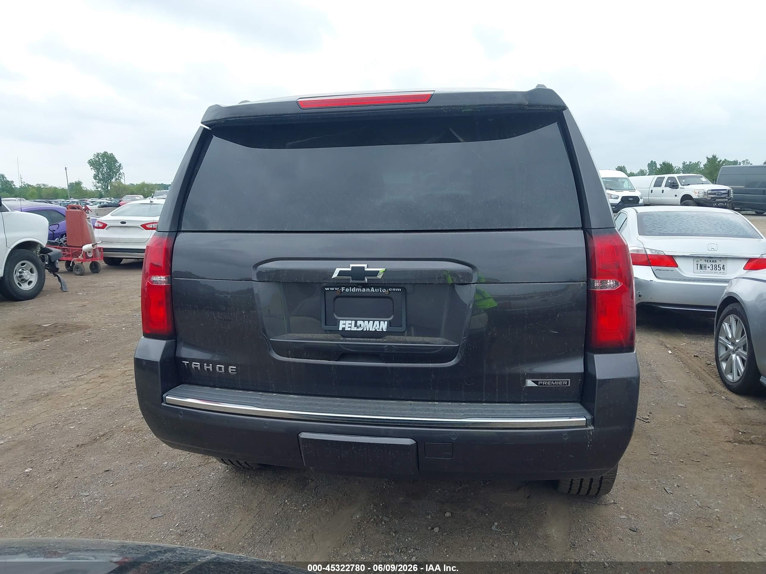 2017 Chevrolet Tahoe Premier Серый vin: 1GNSKCKC8HR270989