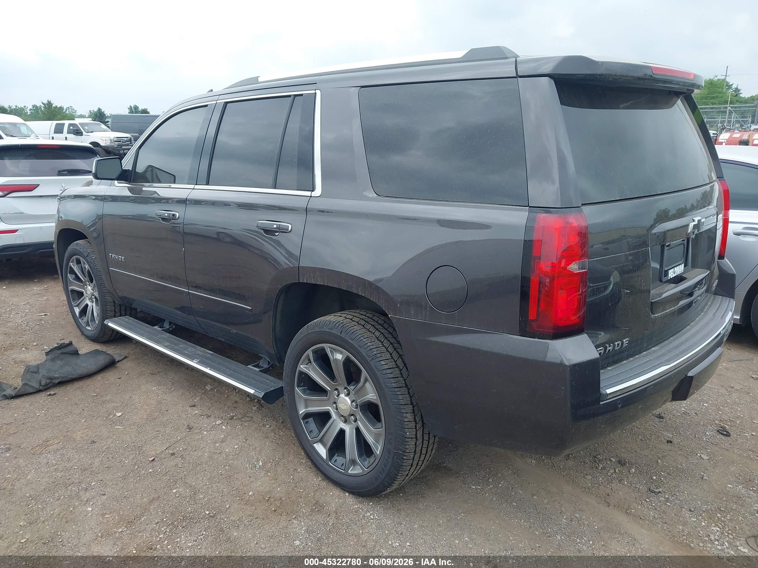 2017 Chevrolet Tahoe Premier Серый vin: 1GNSKCKC8HR270989
