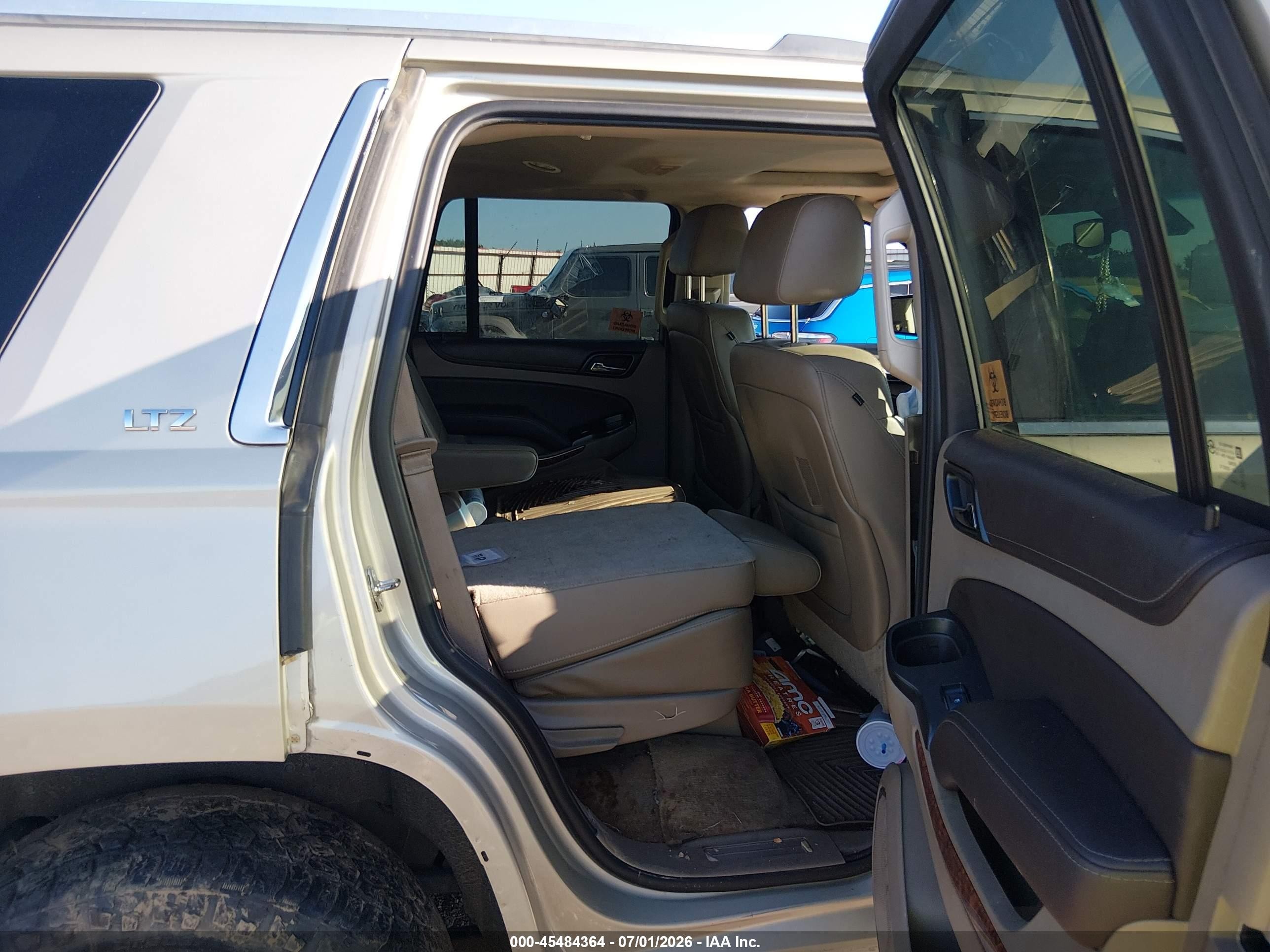 2015 Chevrolet Tahoe Ltz Silver vin: 1GNSKCKCXFR156960