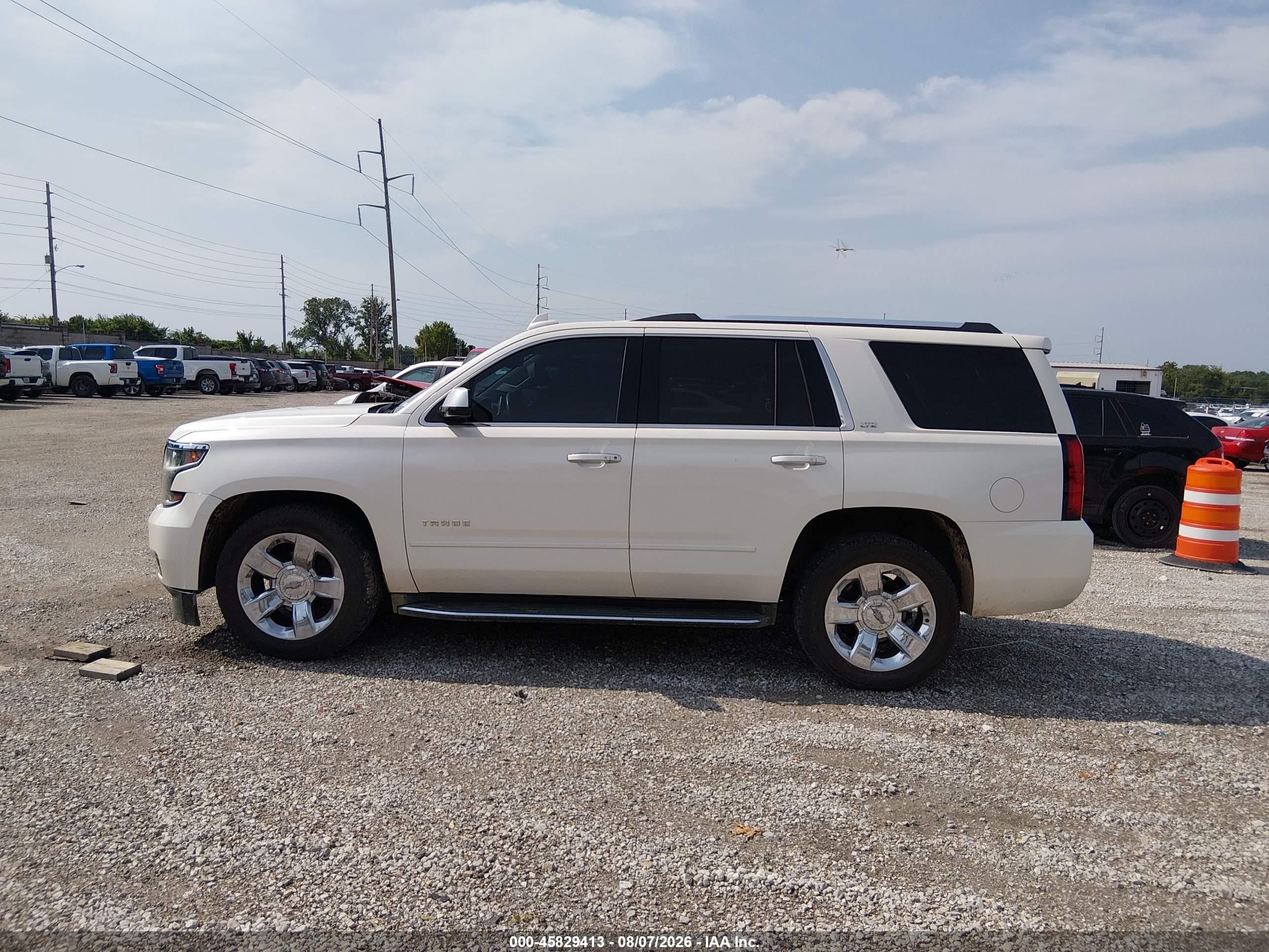 2015 Chevrolet Tahoe Ltz White vin: 1GNSKCKCXFR514168