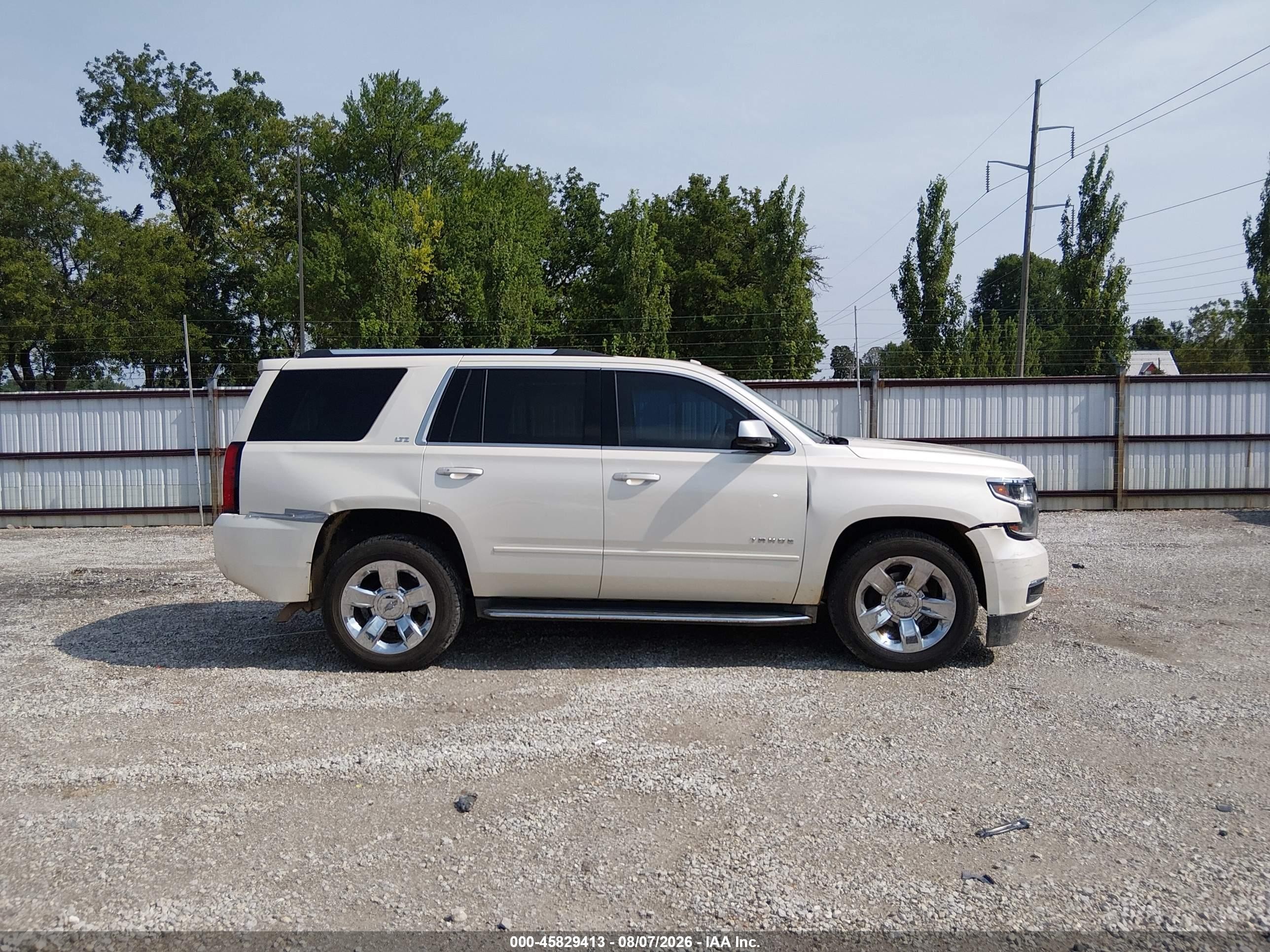 2015 Chevrolet Tahoe Ltz White vin: 1GNSKCKCXFR514168