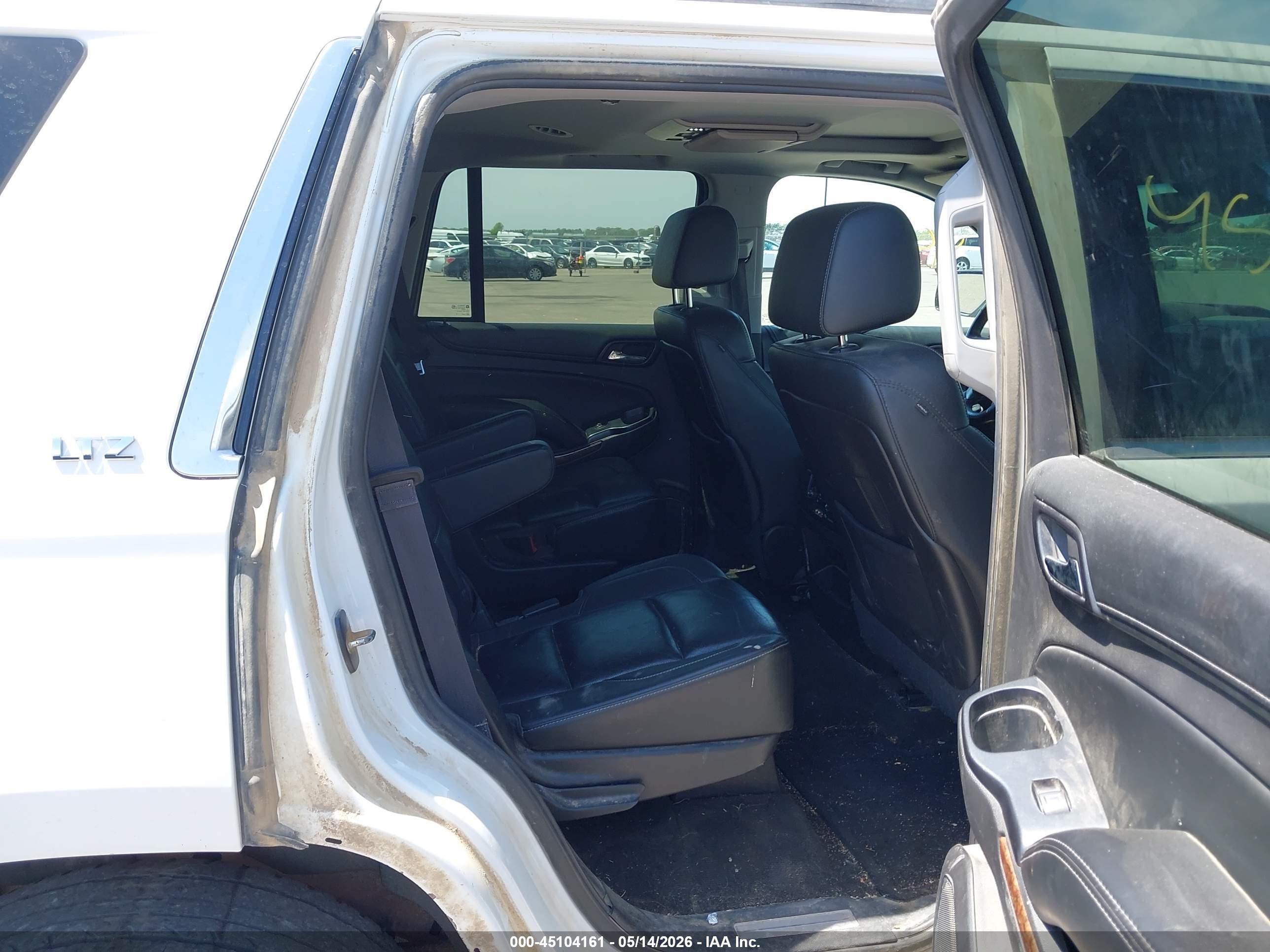 2015 Chevrolet Tahoe Ltz White vin: 1GNSKCKCXFR651403