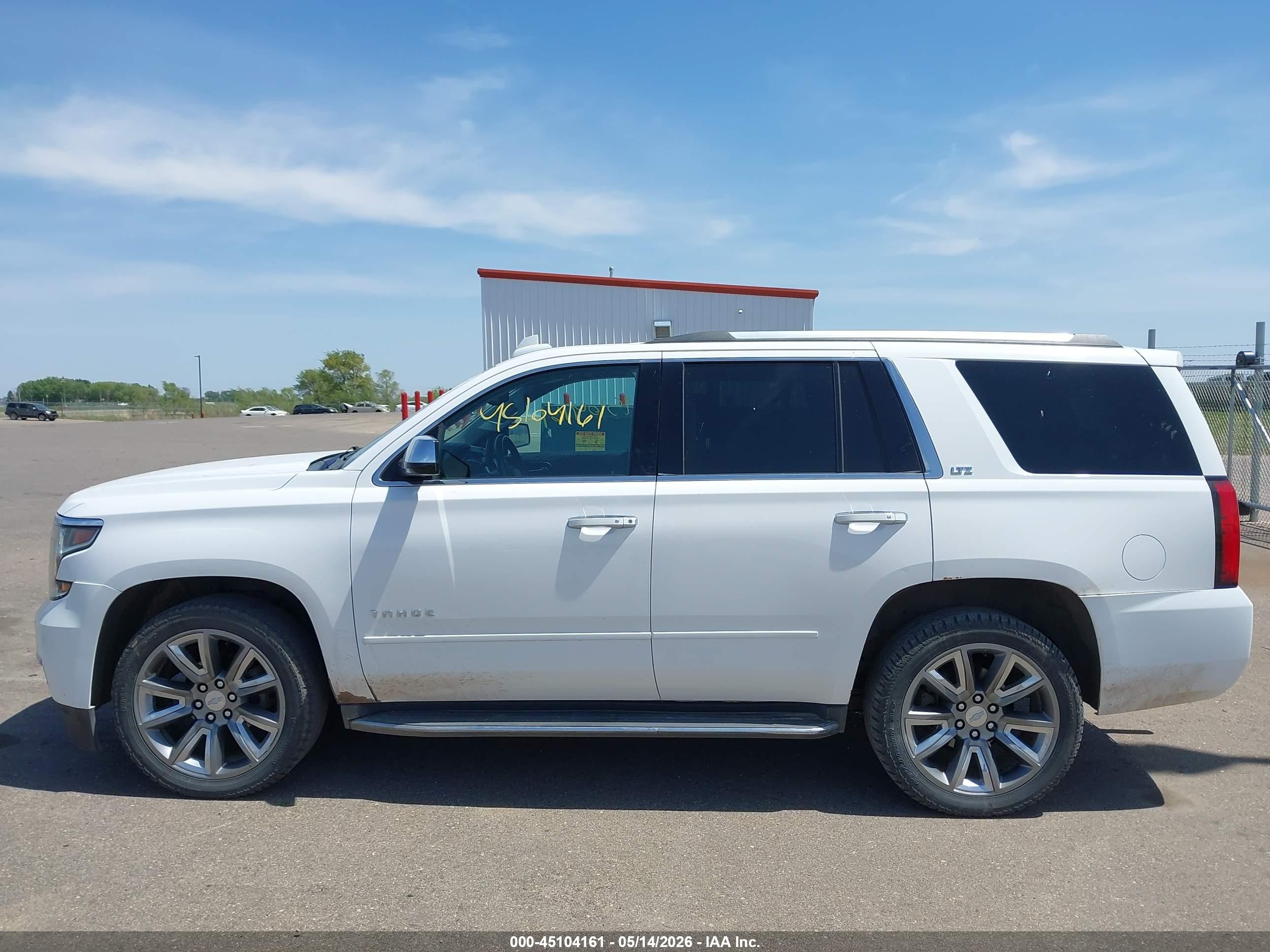 2015 Chevrolet Tahoe Ltz White vin: 1GNSKCKCXFR651403