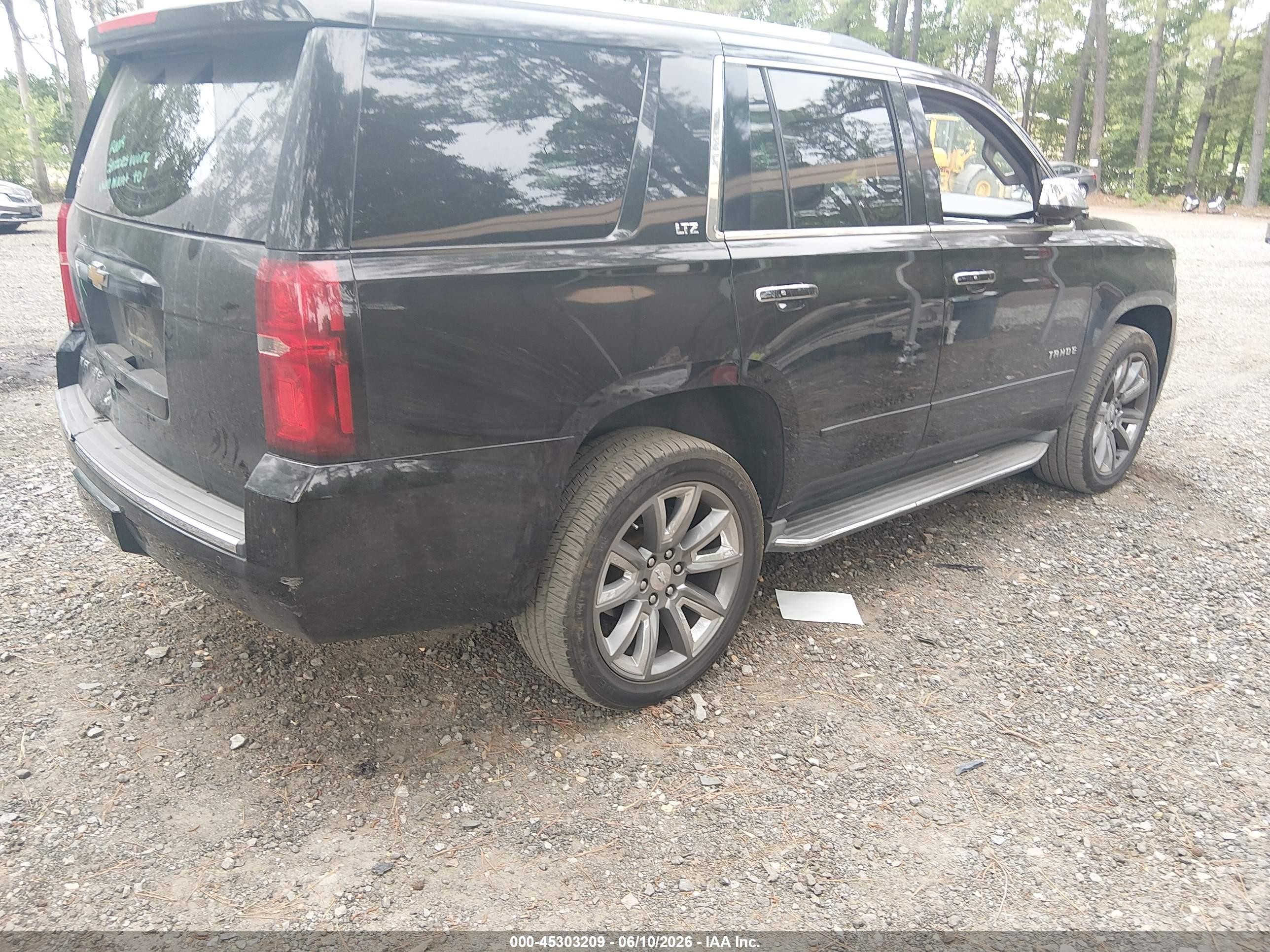 2015 Chevrolet Tahoe Ltz Черный vin: 1GNSKCKCXFR671411