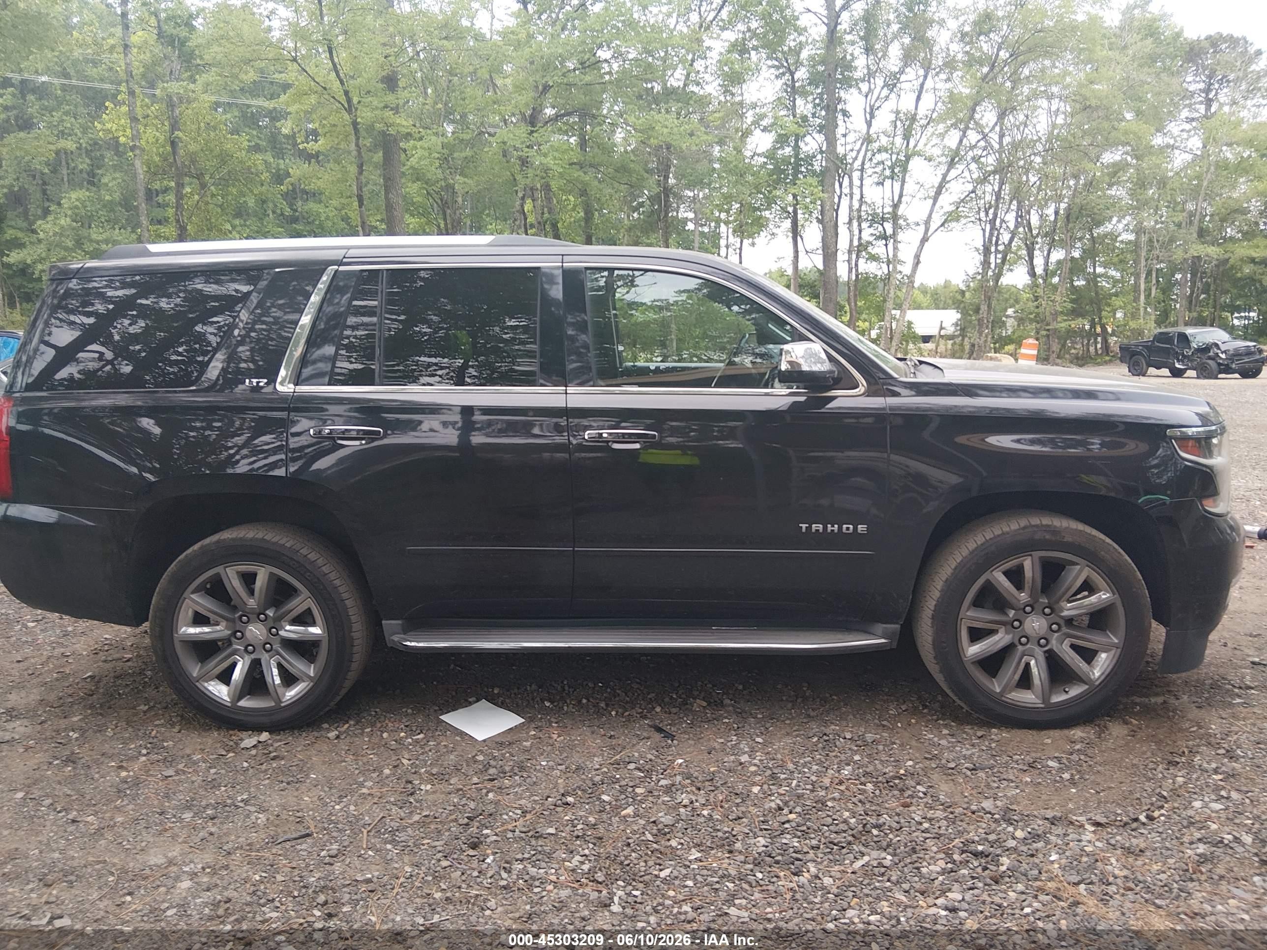 2015 Chevrolet Tahoe Ltz Черный vin: 1GNSKCKCXFR671411