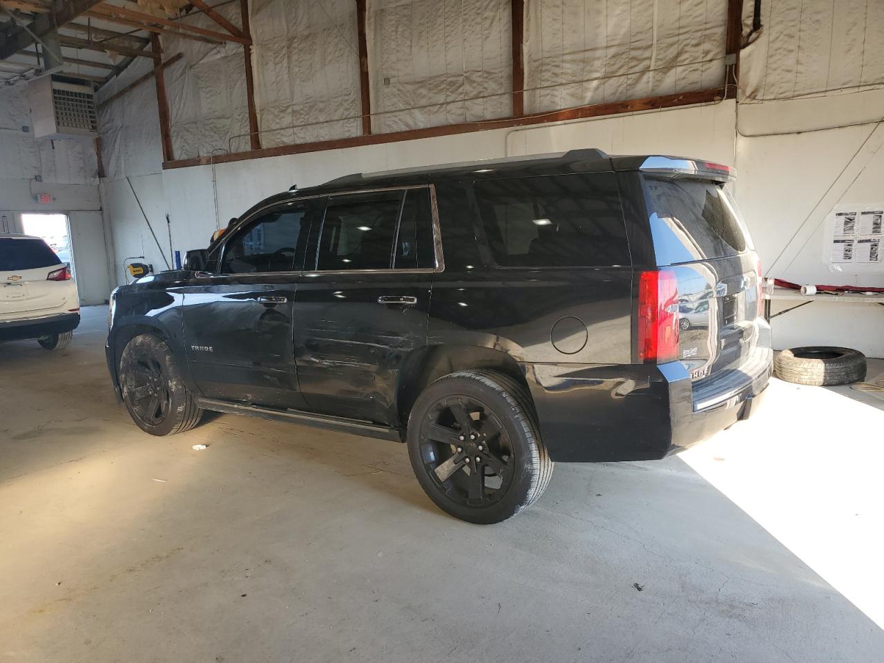 2018 Chevrolet Tahoe K1500 Premier Черный vin: 1GNSKCKCXJR142338