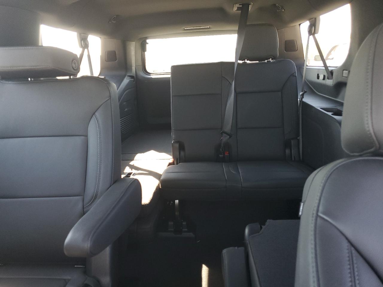 2024 Chevrolet Suburban K1500 Lt Черный vin: 1GNSKCKD0RR358123