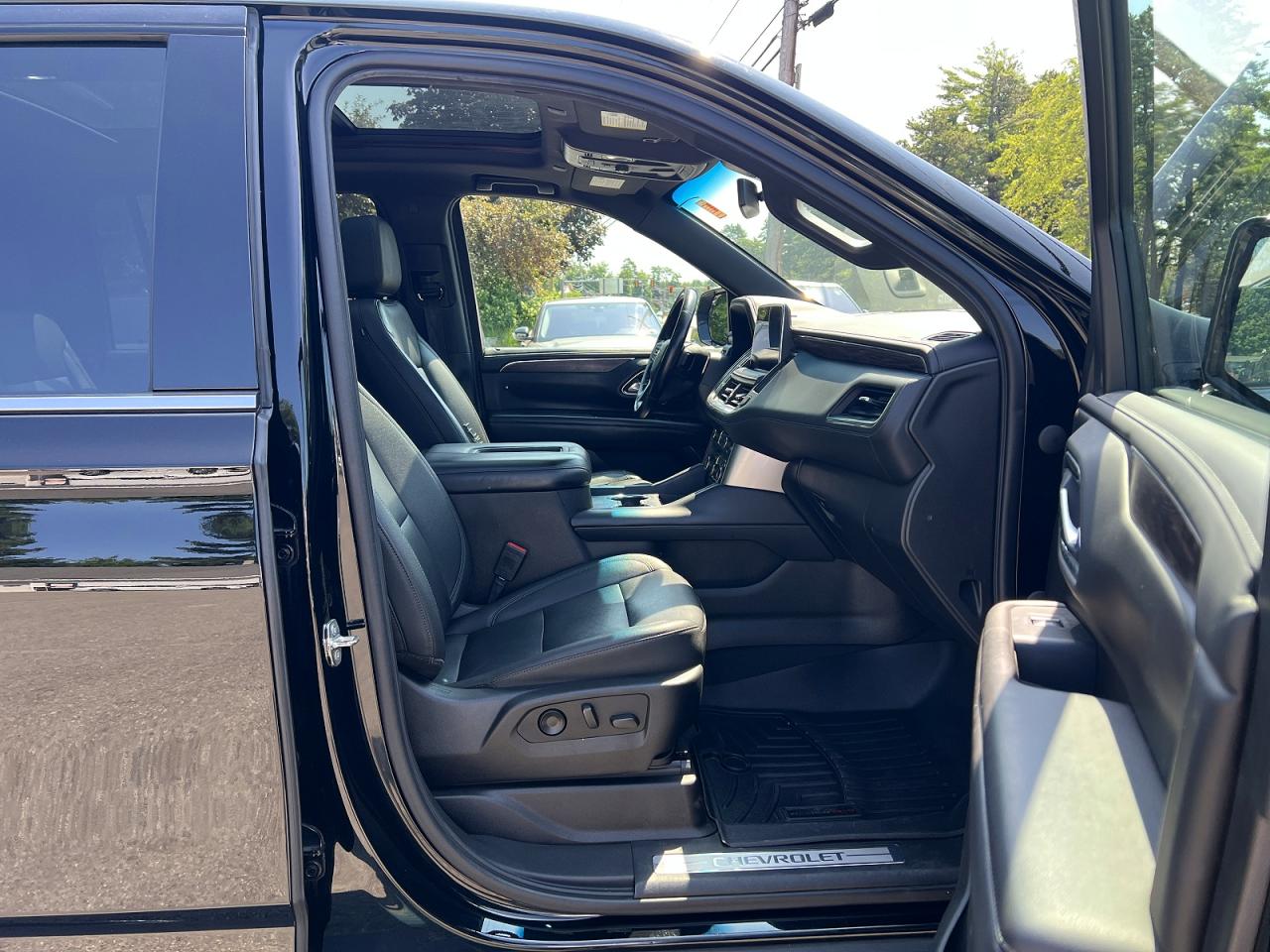 2022 Chevrolet Suburban K1500 Lt Black vin: 1GNSKCKD3NR125511