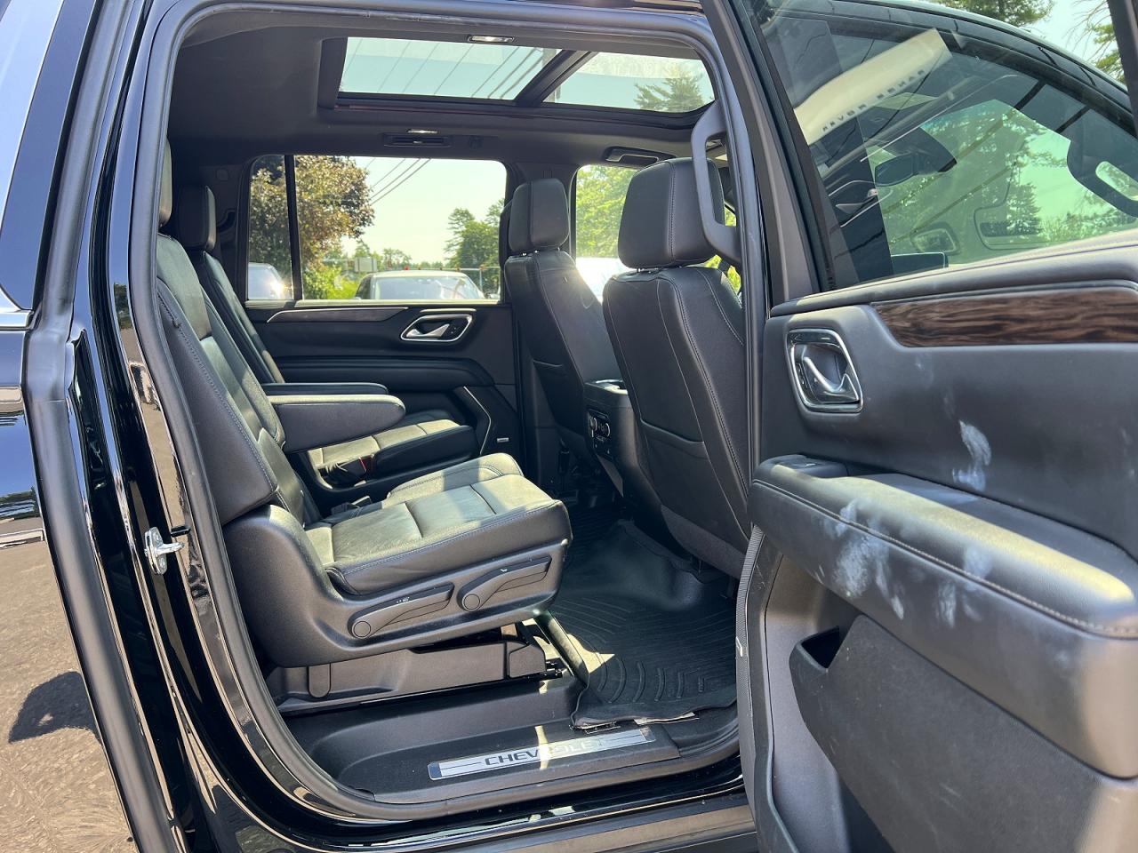 2022 Chevrolet Suburban K1500 Lt Black vin: 1GNSKCKD3NR125511