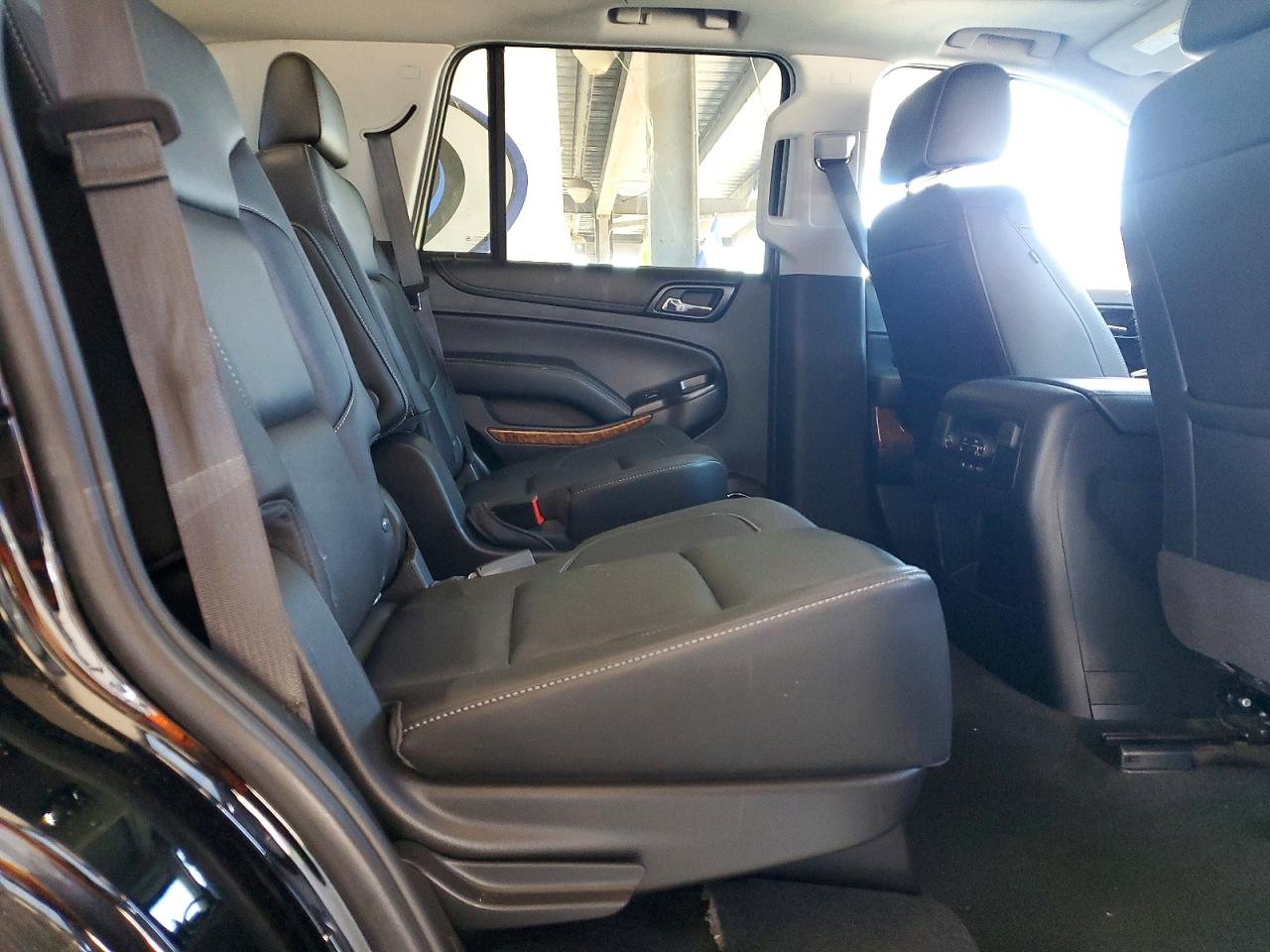 2018 Chevrolet Tahoe K1500 Premier Черный vin: 1GNSKCKJ0JR241023